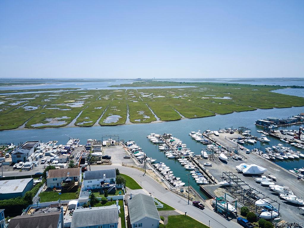 Single Family Somerset  Nassau County, NY 11783, MLS-884093-6