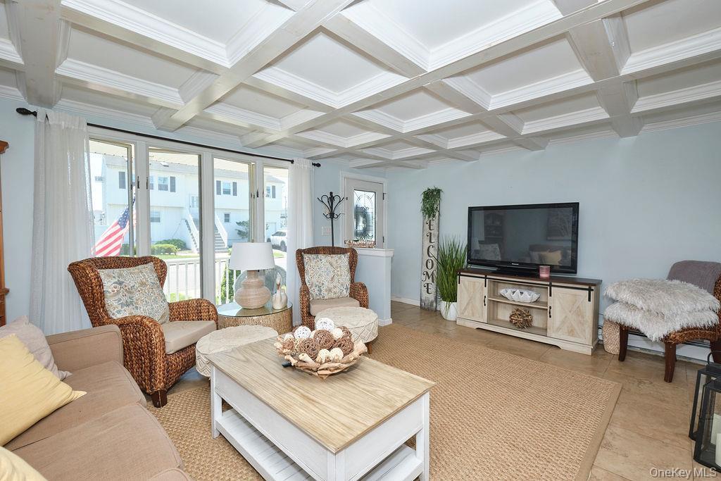 Single Family Somerset  Nassau County, NY 11783, MLS-884093-9