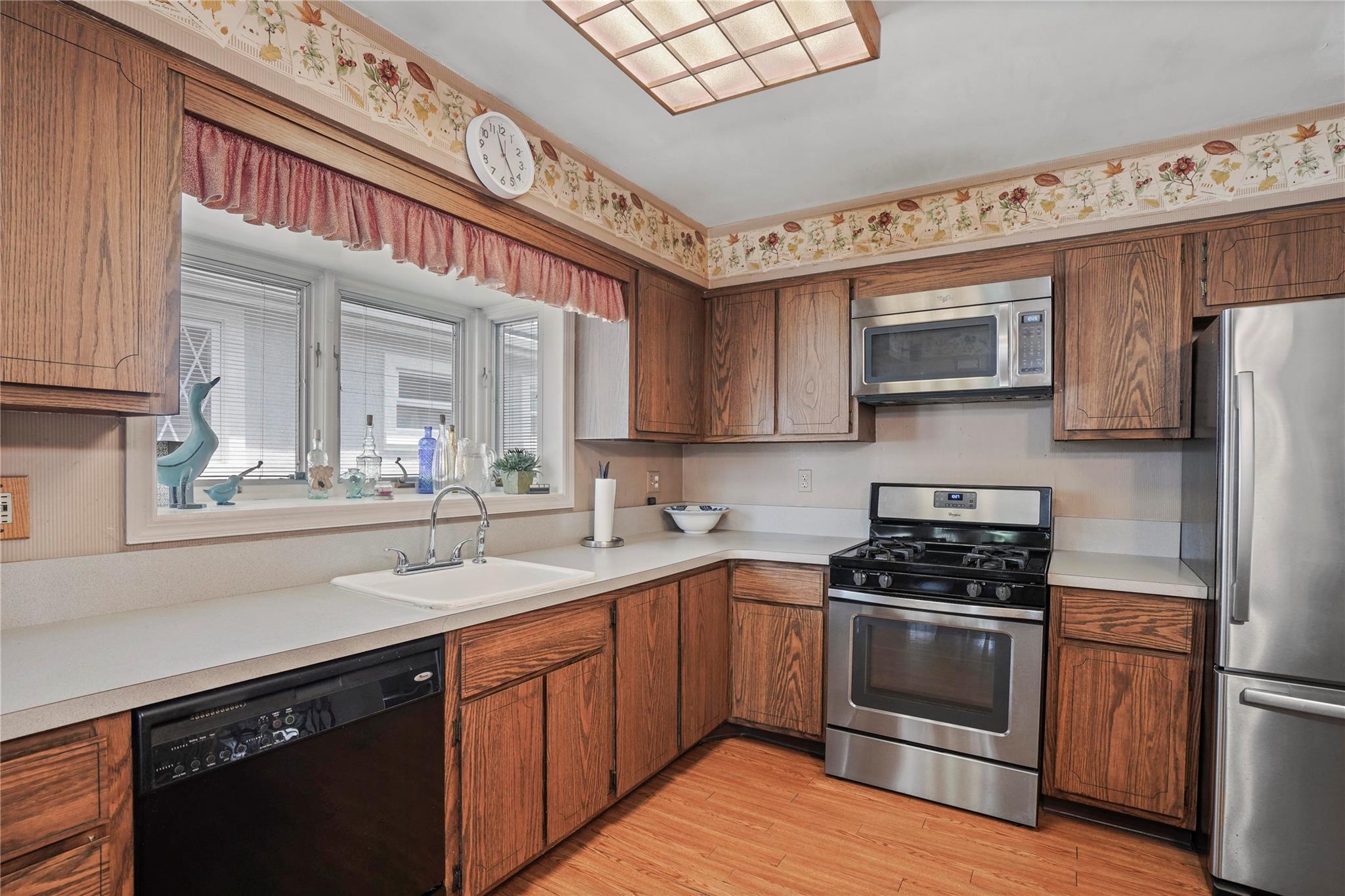 Single Family 91st  Queens, NY 11414, MLS-884110-25