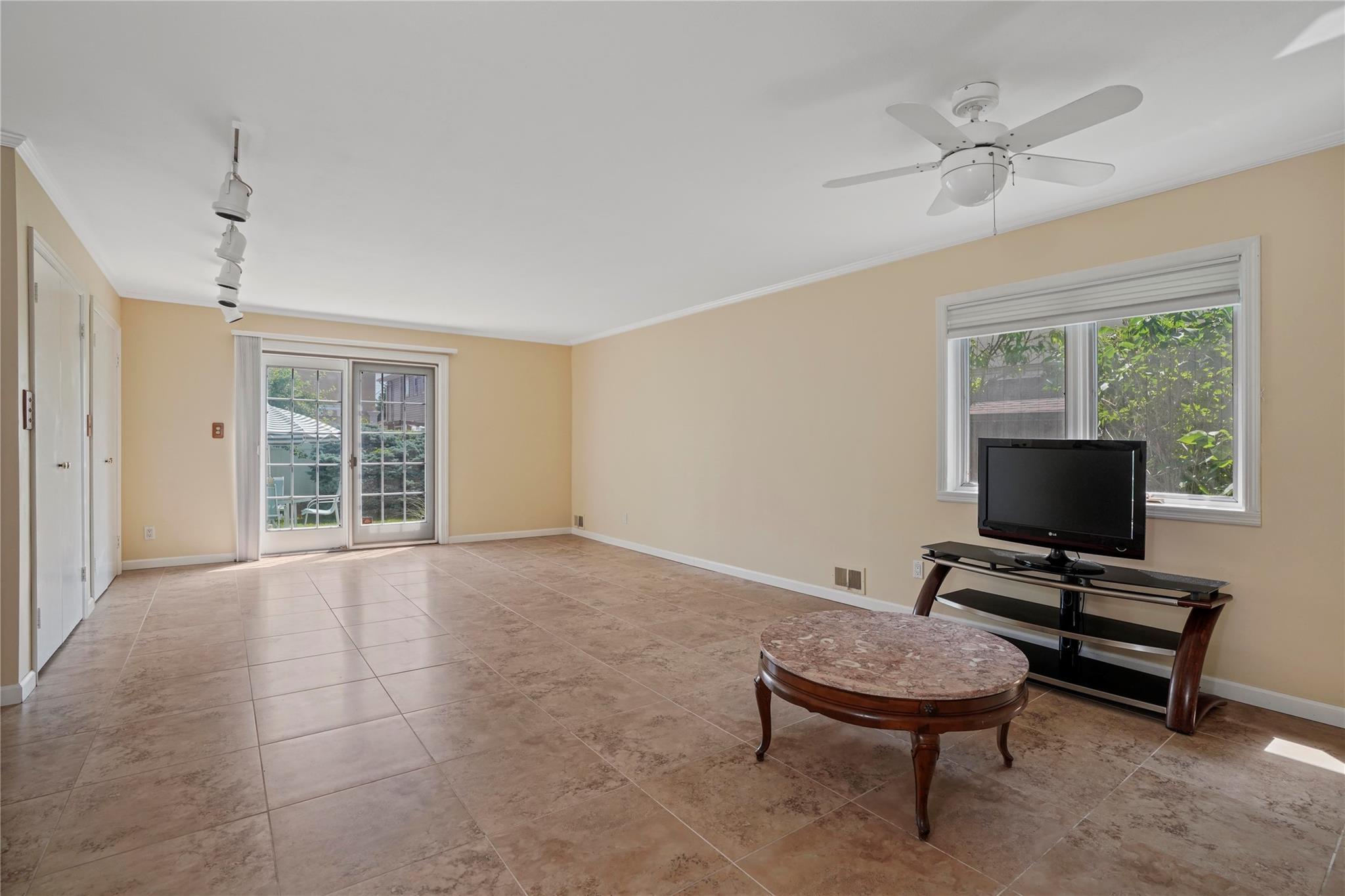 Single Family 91st  Queens, NY 11414, MLS-884110-27