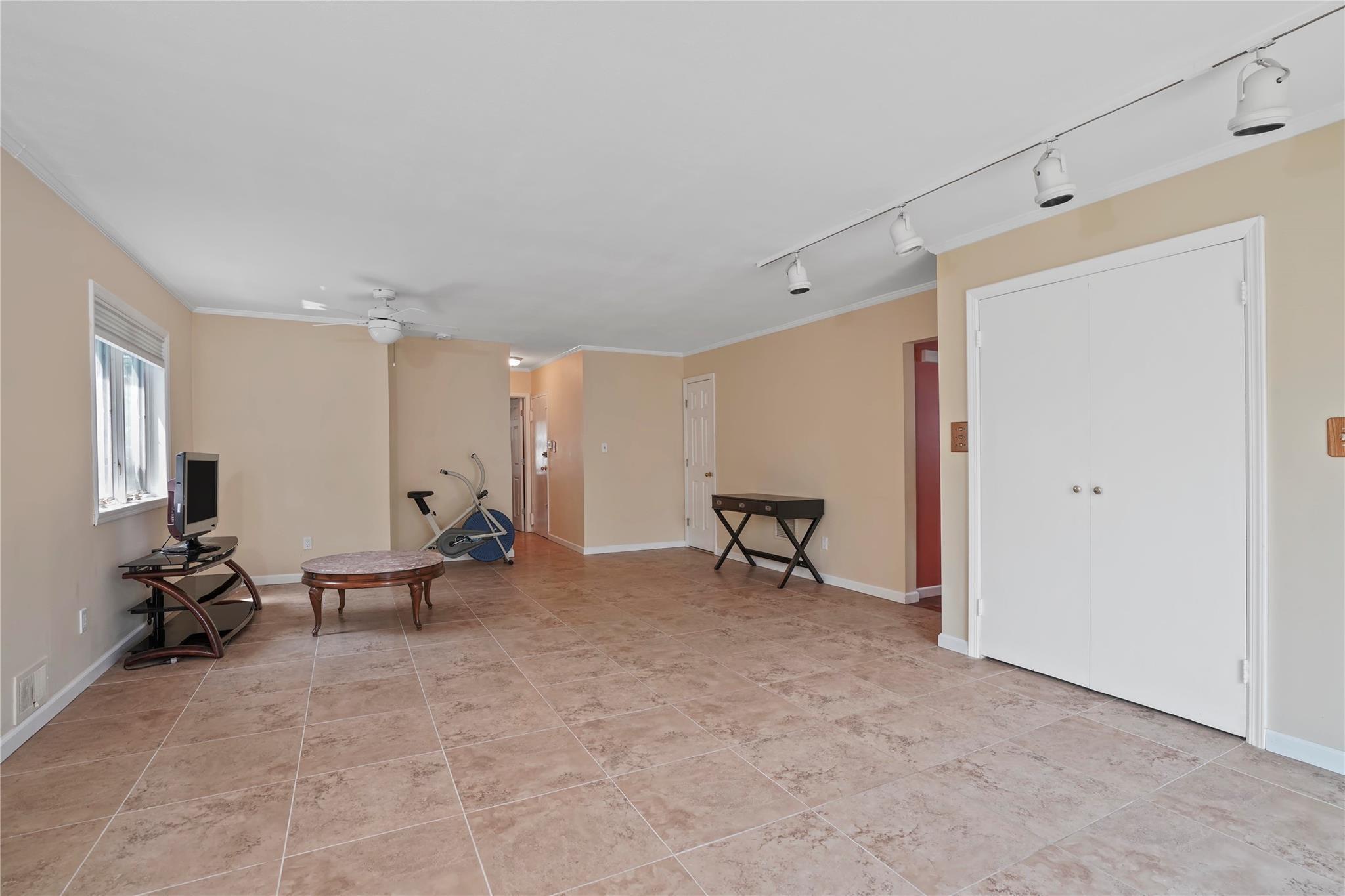 Single Family 91st  Queens, NY 11414, MLS-884110-31