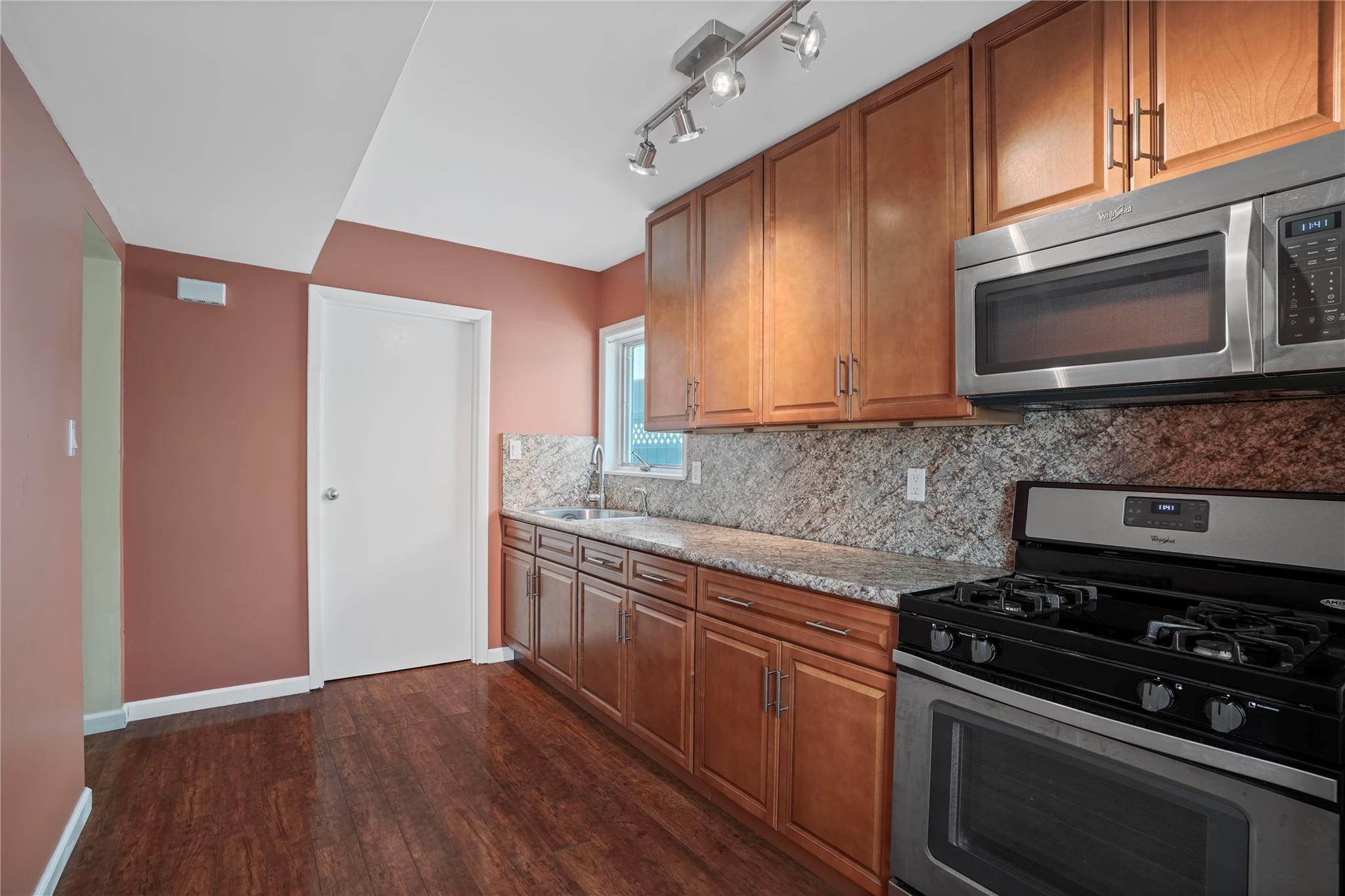 Single Family 91st  Queens, NY 11414, MLS-884110-35