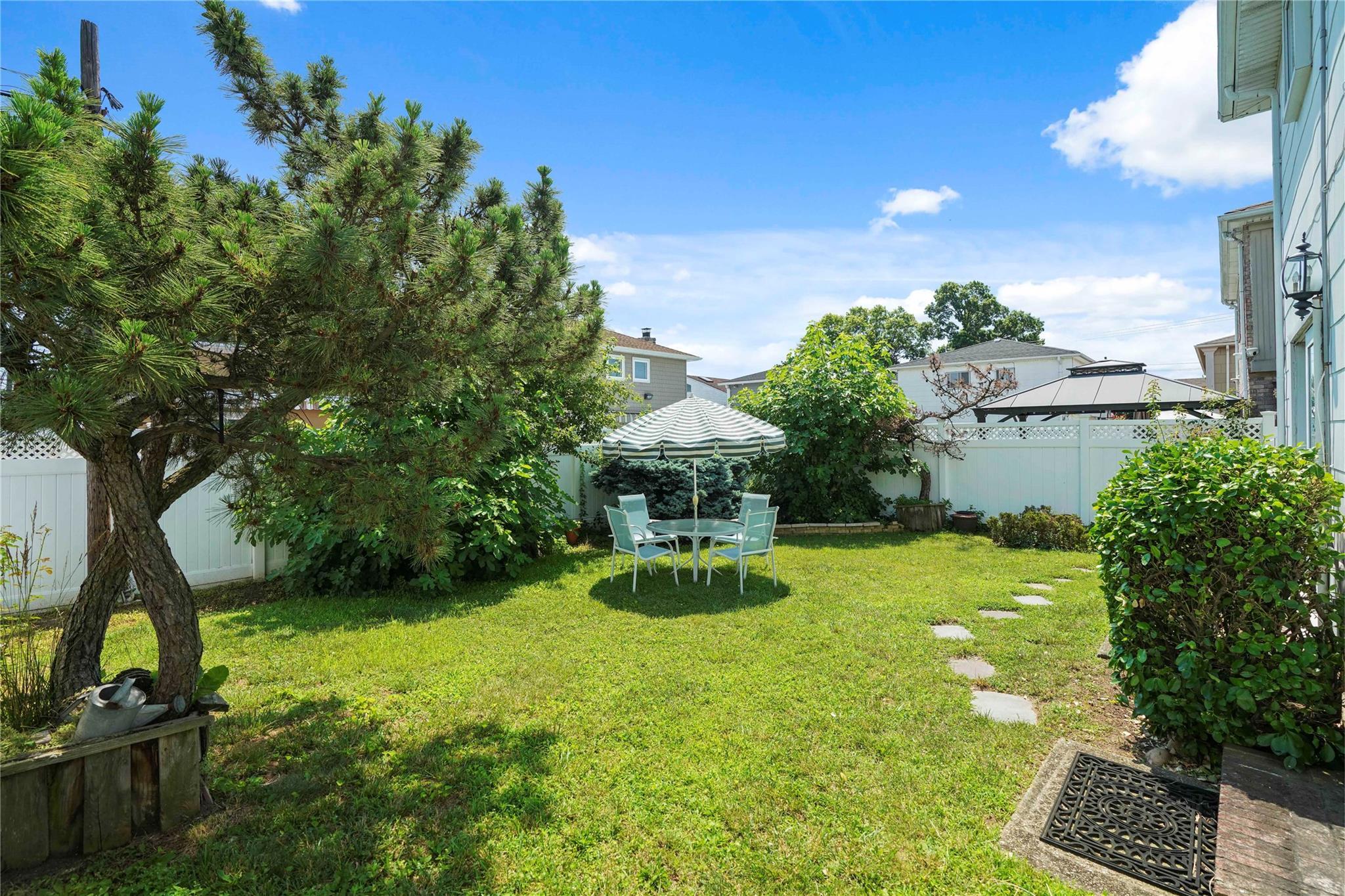 Single Family 91st  Queens, NY 11414, MLS-884110-38