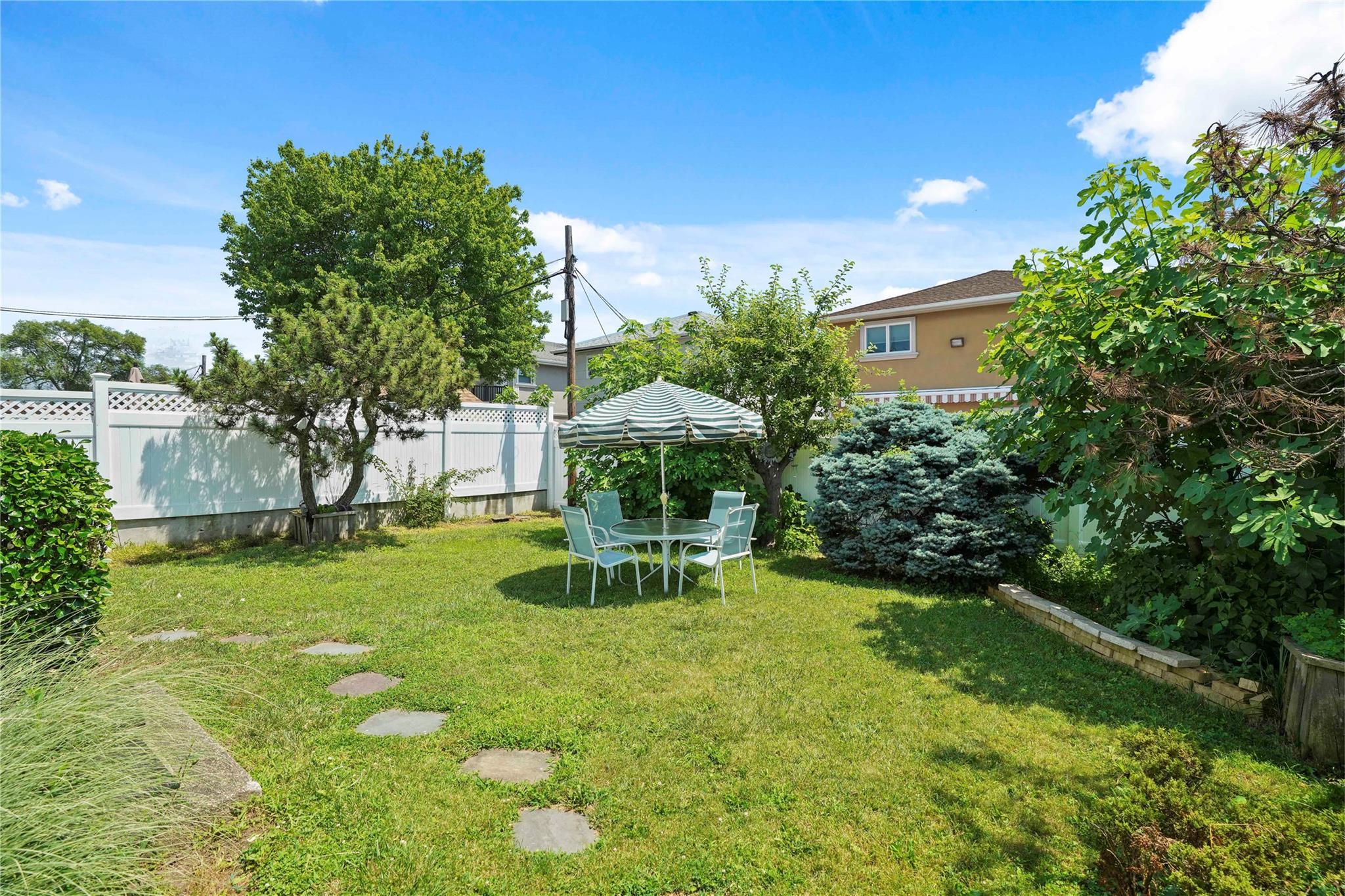 Single Family 91st  Queens, NY 11414, MLS-884110-42