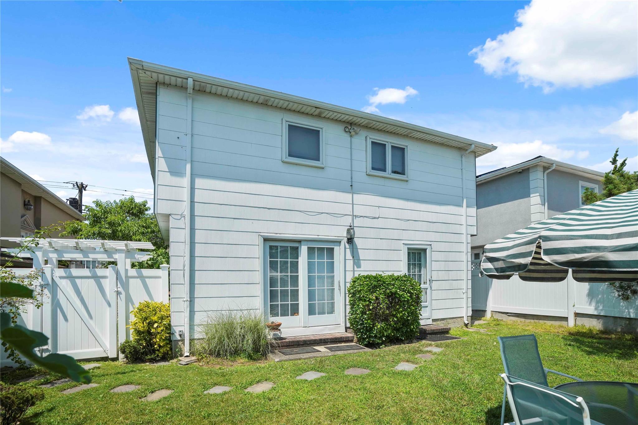 Single Family 91st  Queens, NY 11414, MLS-884110-44