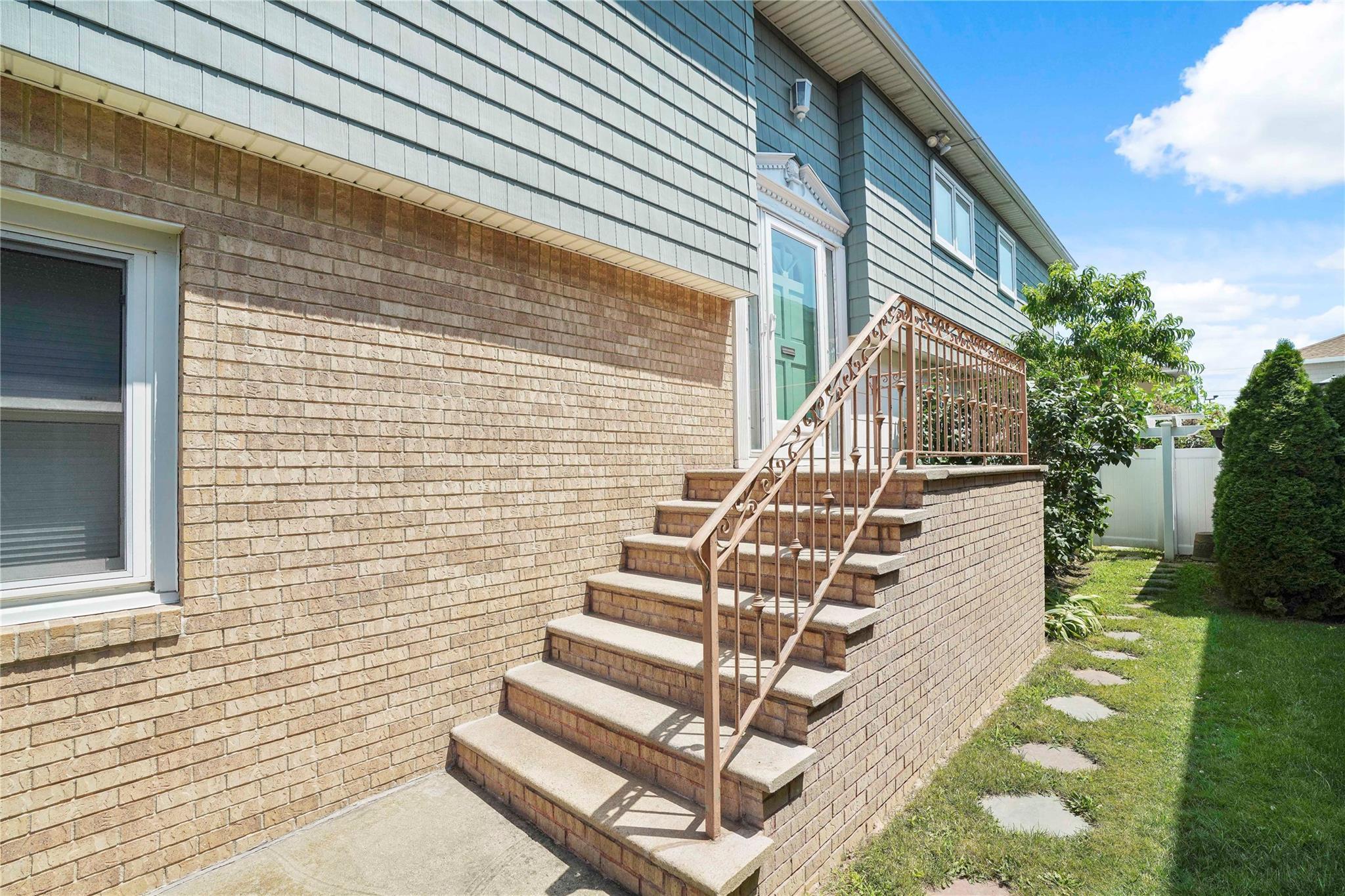 Single Family 91st  Queens, NY 11414, MLS-884110-45