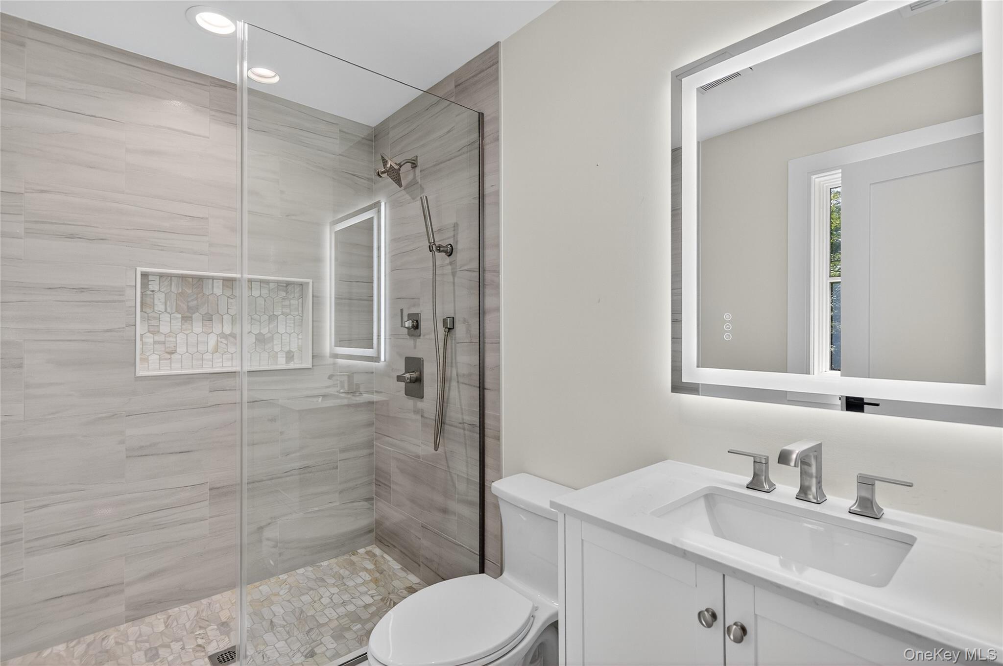 Single Family Caledonia  Suffolk County, NY 11746, MLS-884112-27