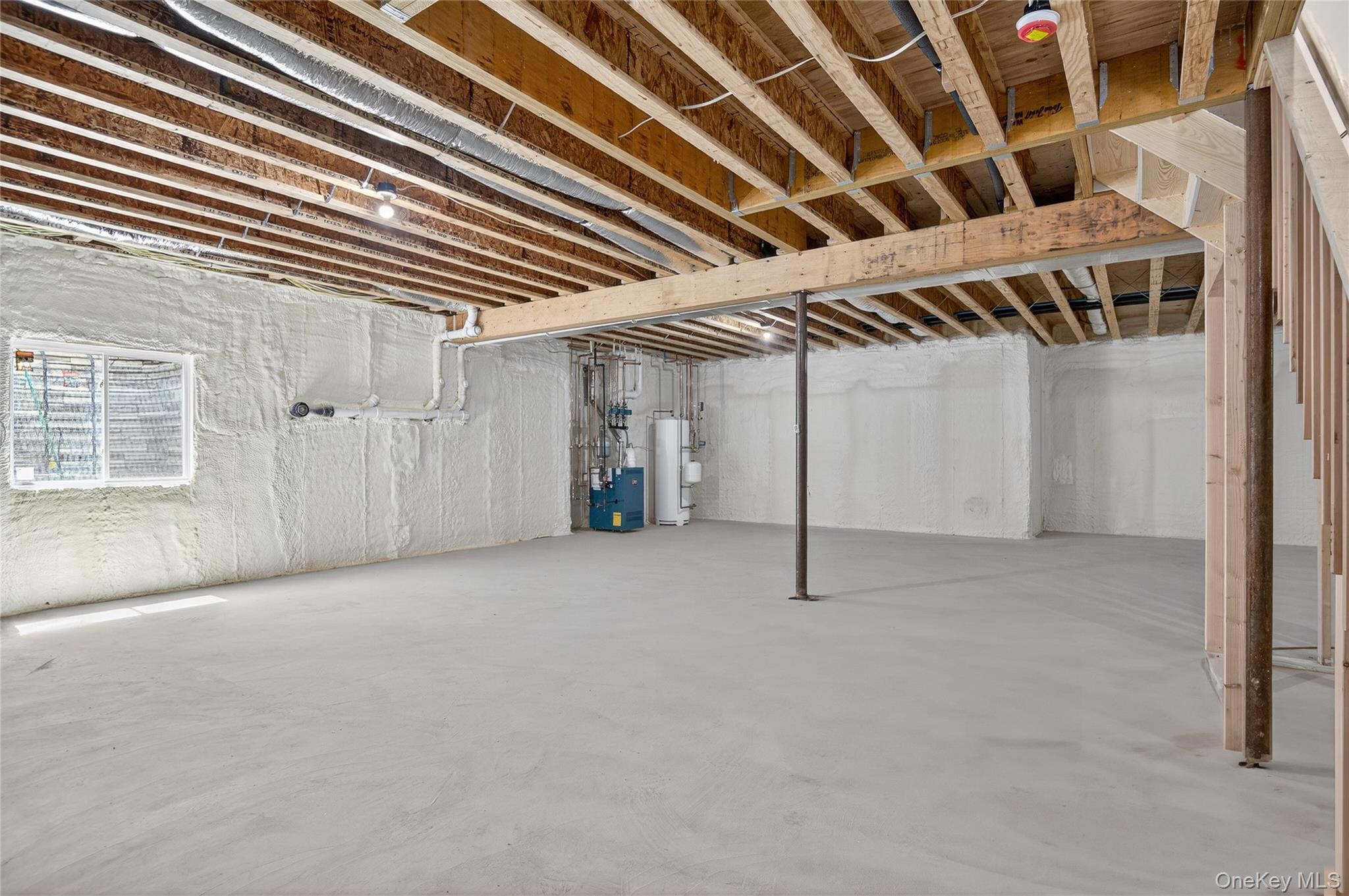 Single Family Caledonia  Suffolk County, NY 11746, MLS-884112-35