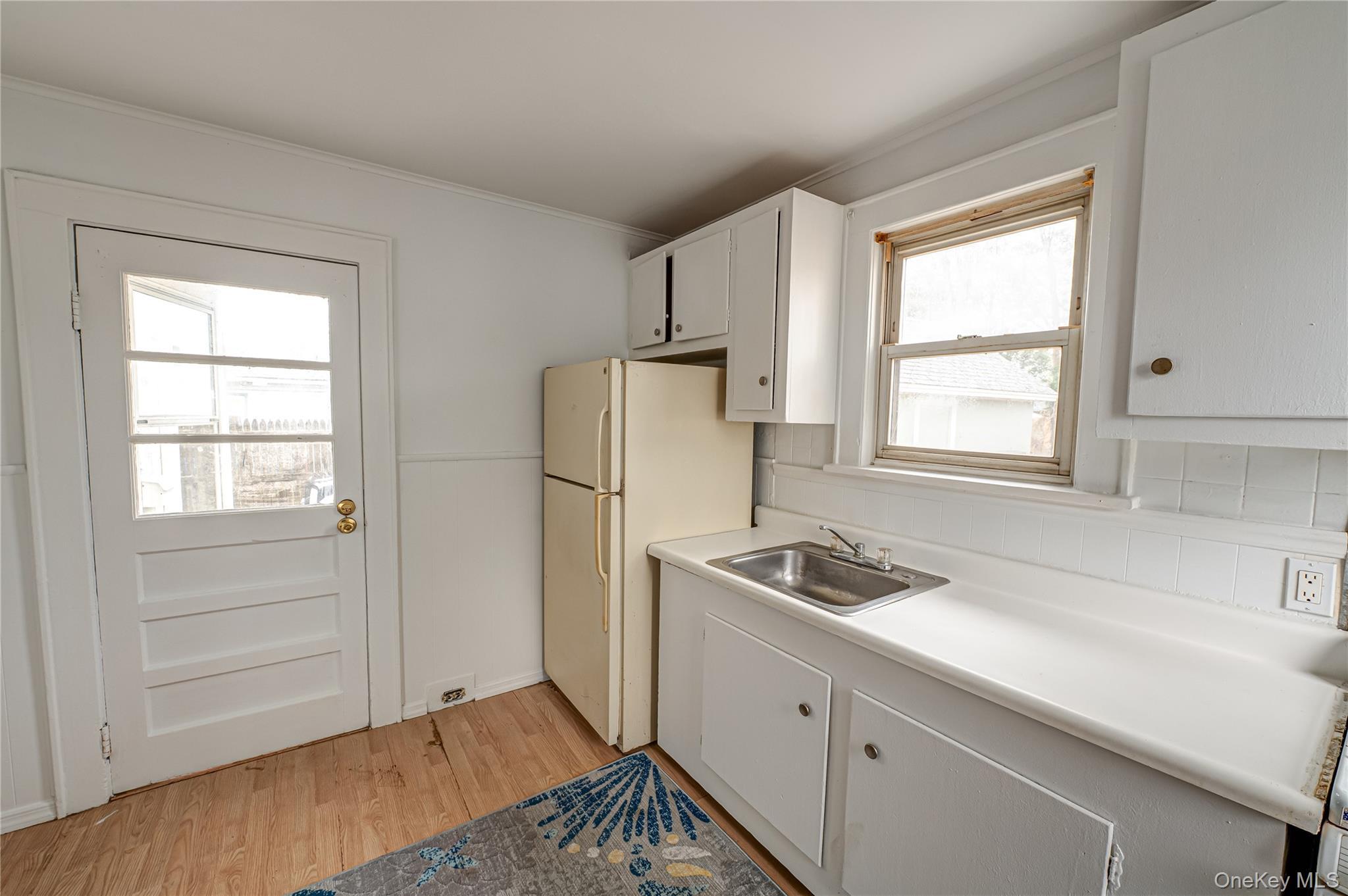 Single Family 4th Suffolk County, NY 11706, MLS-884120-11