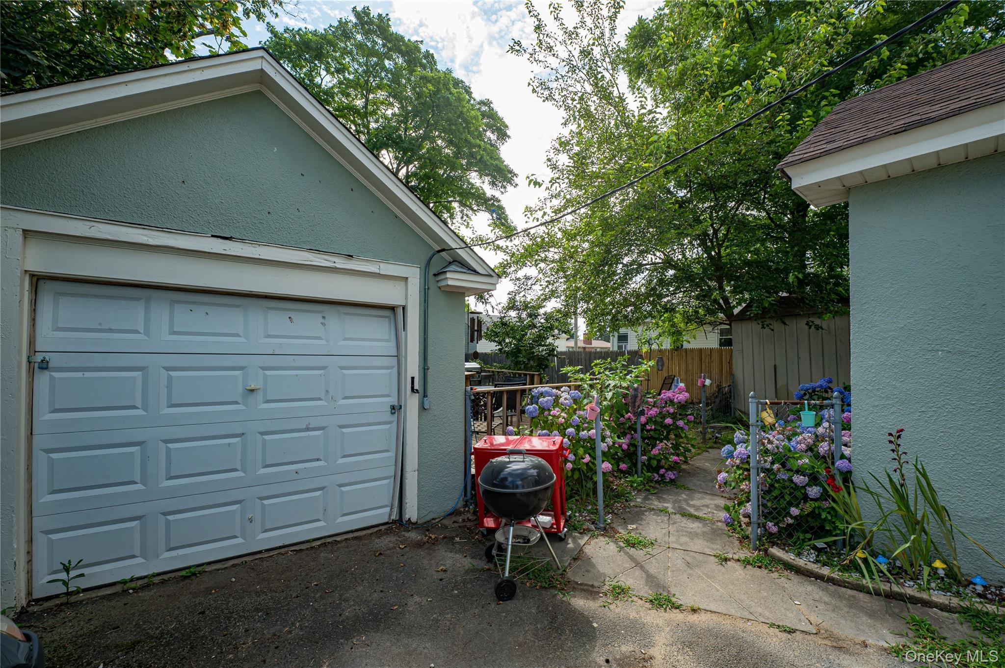 Single Family 4th Suffolk County, NY 11706, MLS-884120-17