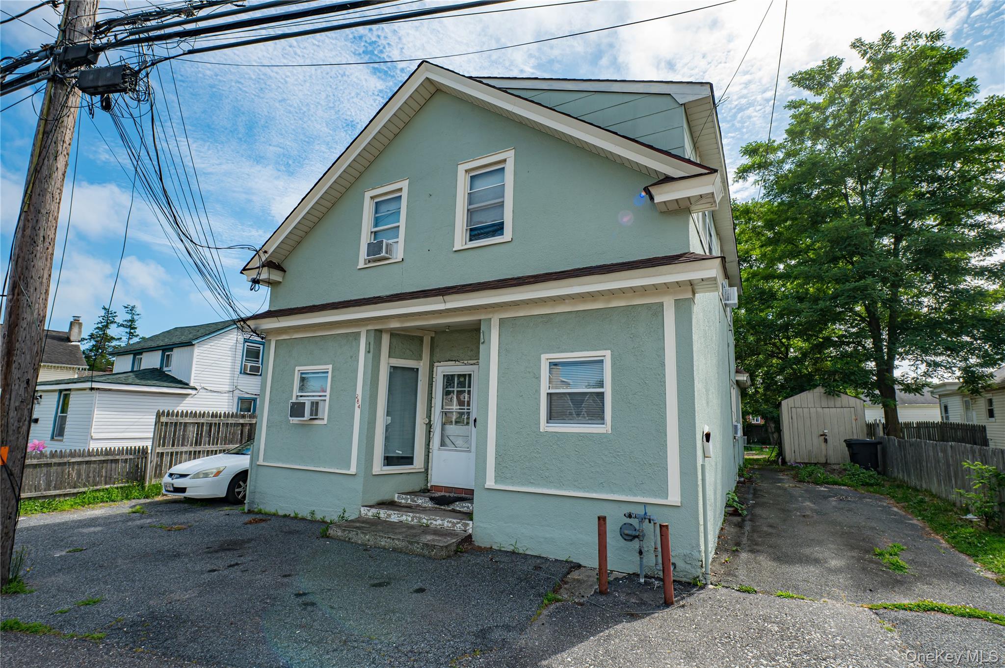 Single Family 4th Suffolk County, NY 11706, MLS-884120-2