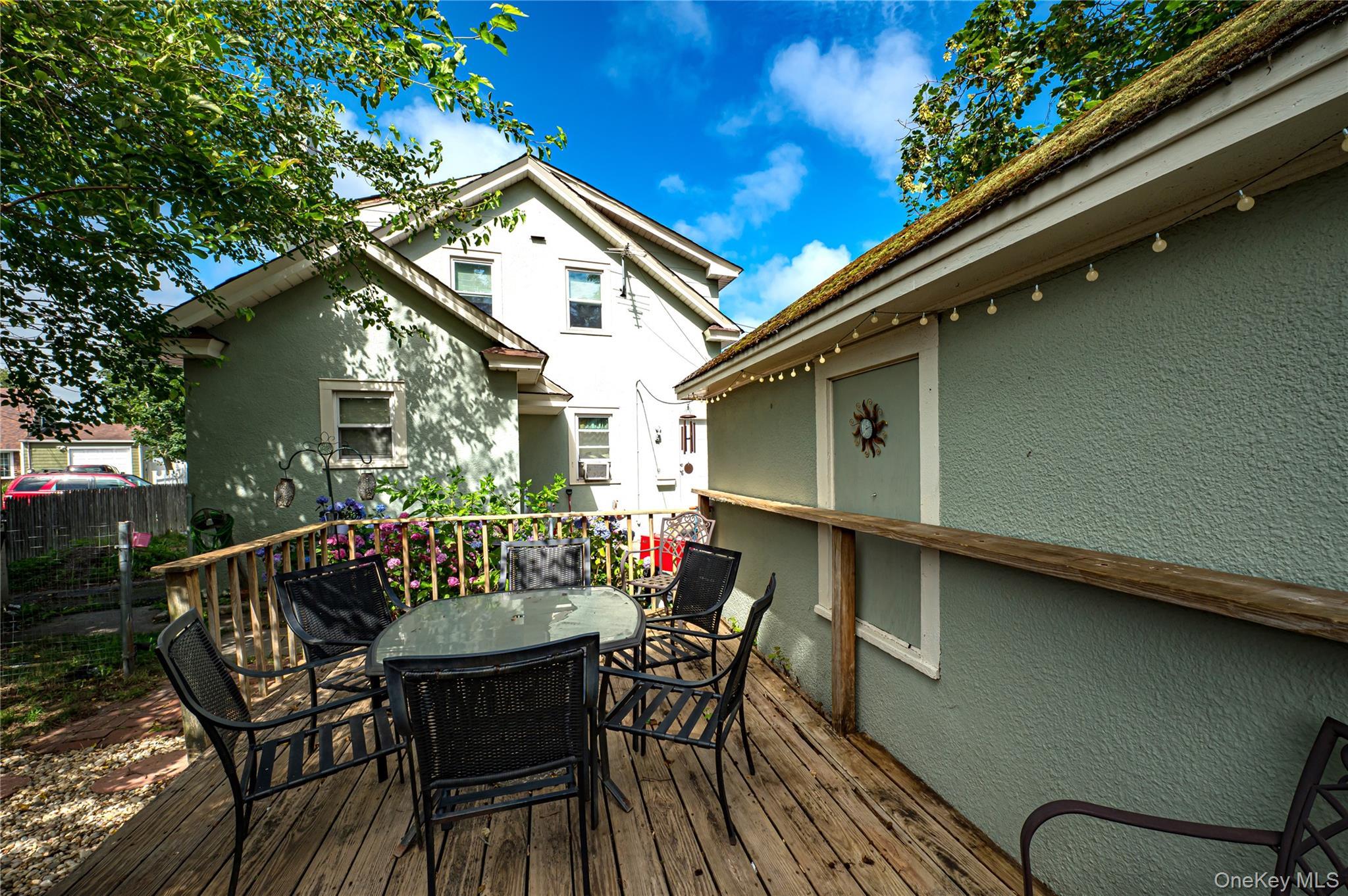 Single Family 4th  Suffolk County, NY 11706, MLS-884120-21