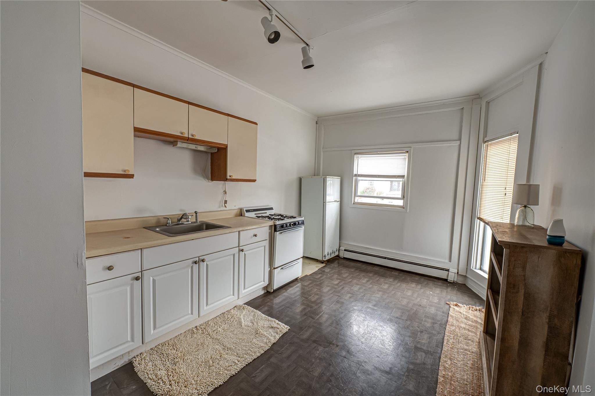 Single Family 4th Suffolk County, NY 11706, MLS-884120-5