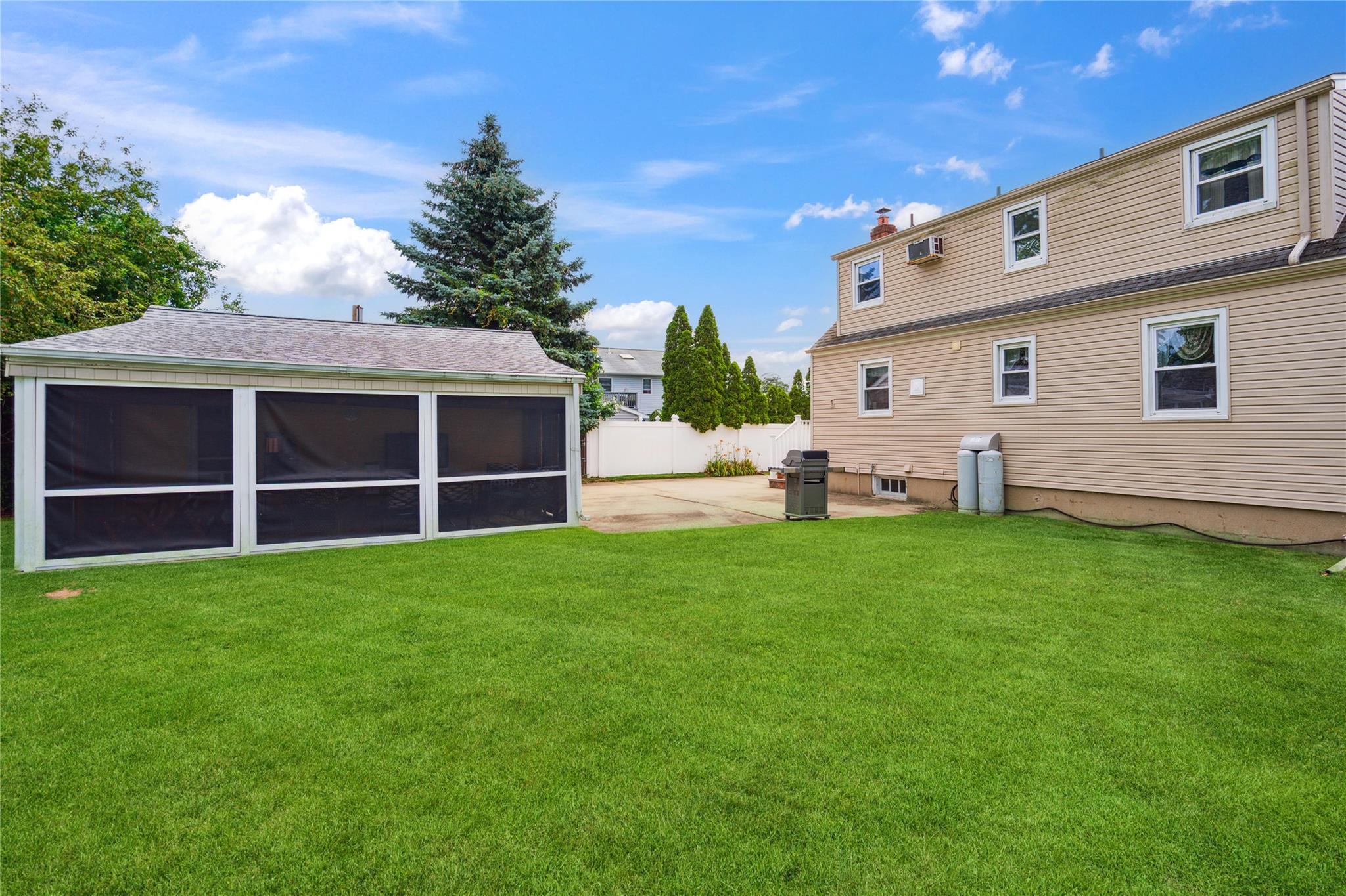 Single Family Vermont  Suffolk County, NY 11757, MLS-884132-20