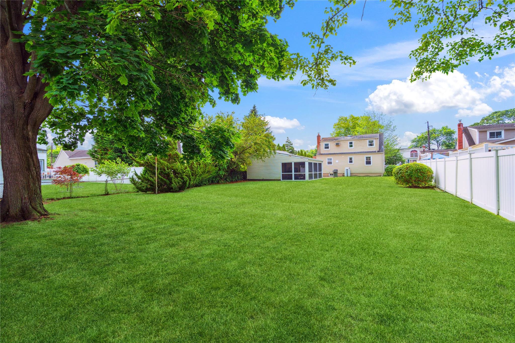 Single Family Vermont  Suffolk County, NY 11757, MLS-884132-21