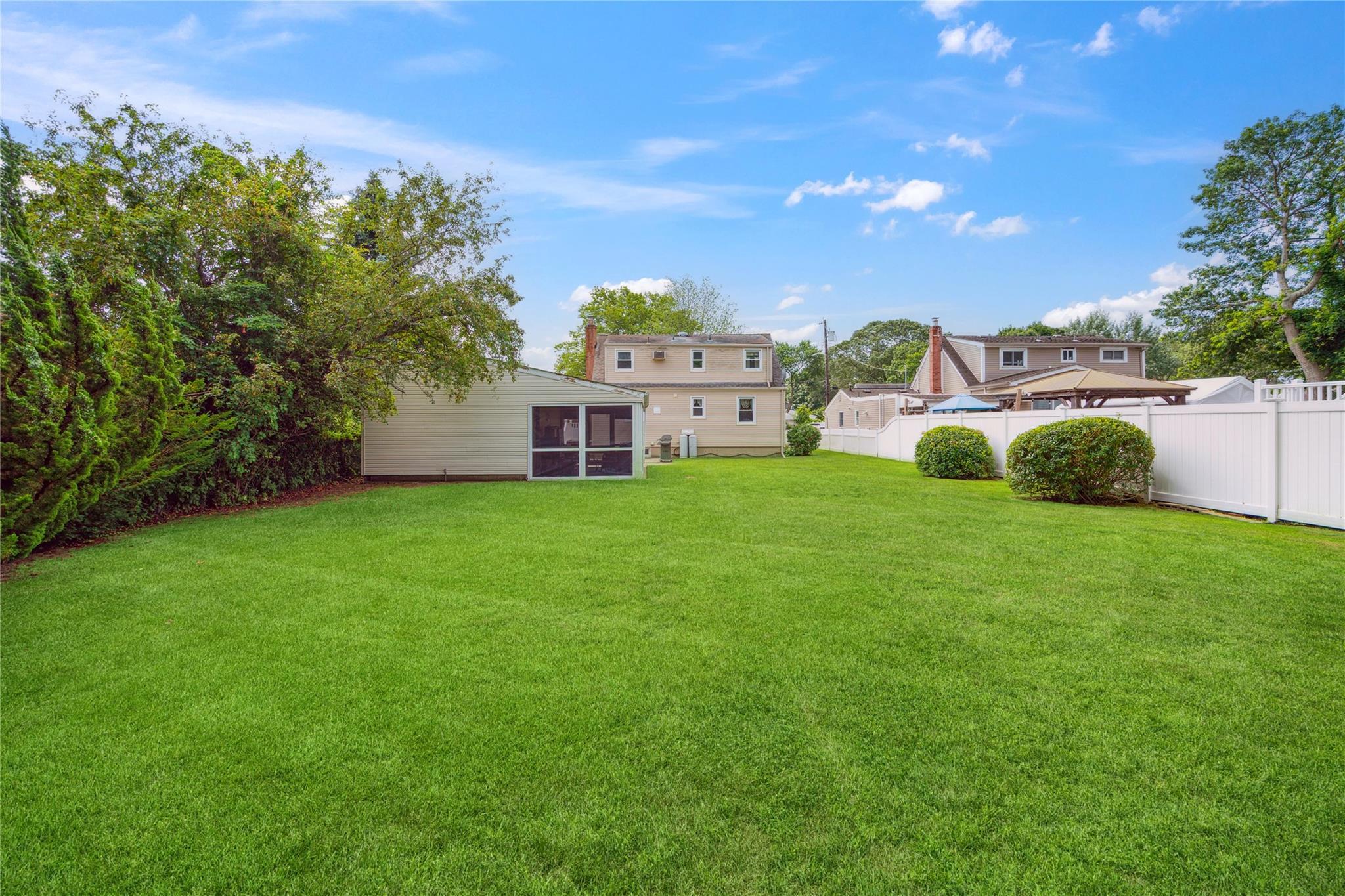 Single Family Vermont  Suffolk County, NY 11757, MLS-884132-25