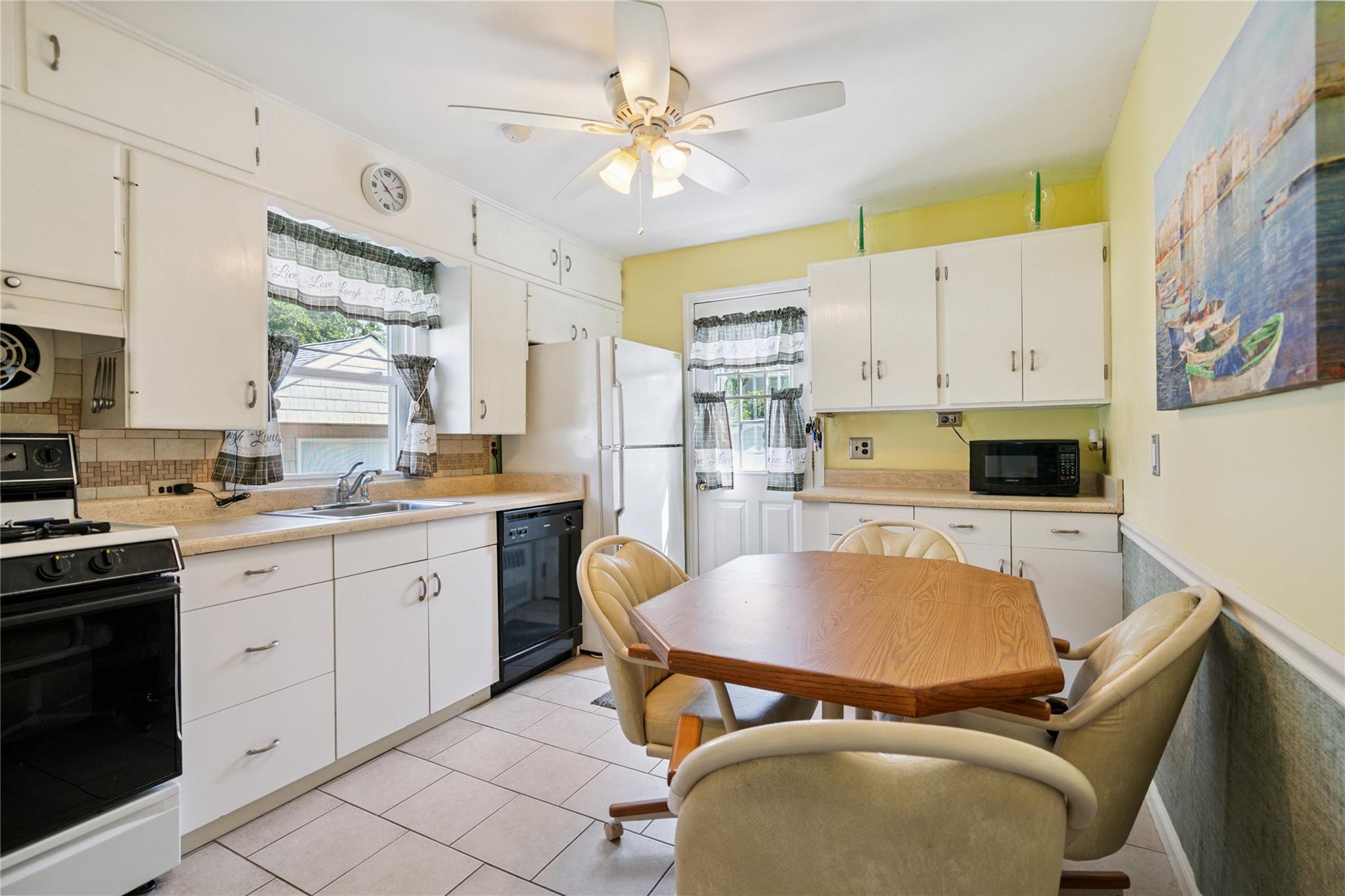 Single Family Vermont  Suffolk County, NY 11757, MLS-884132-5