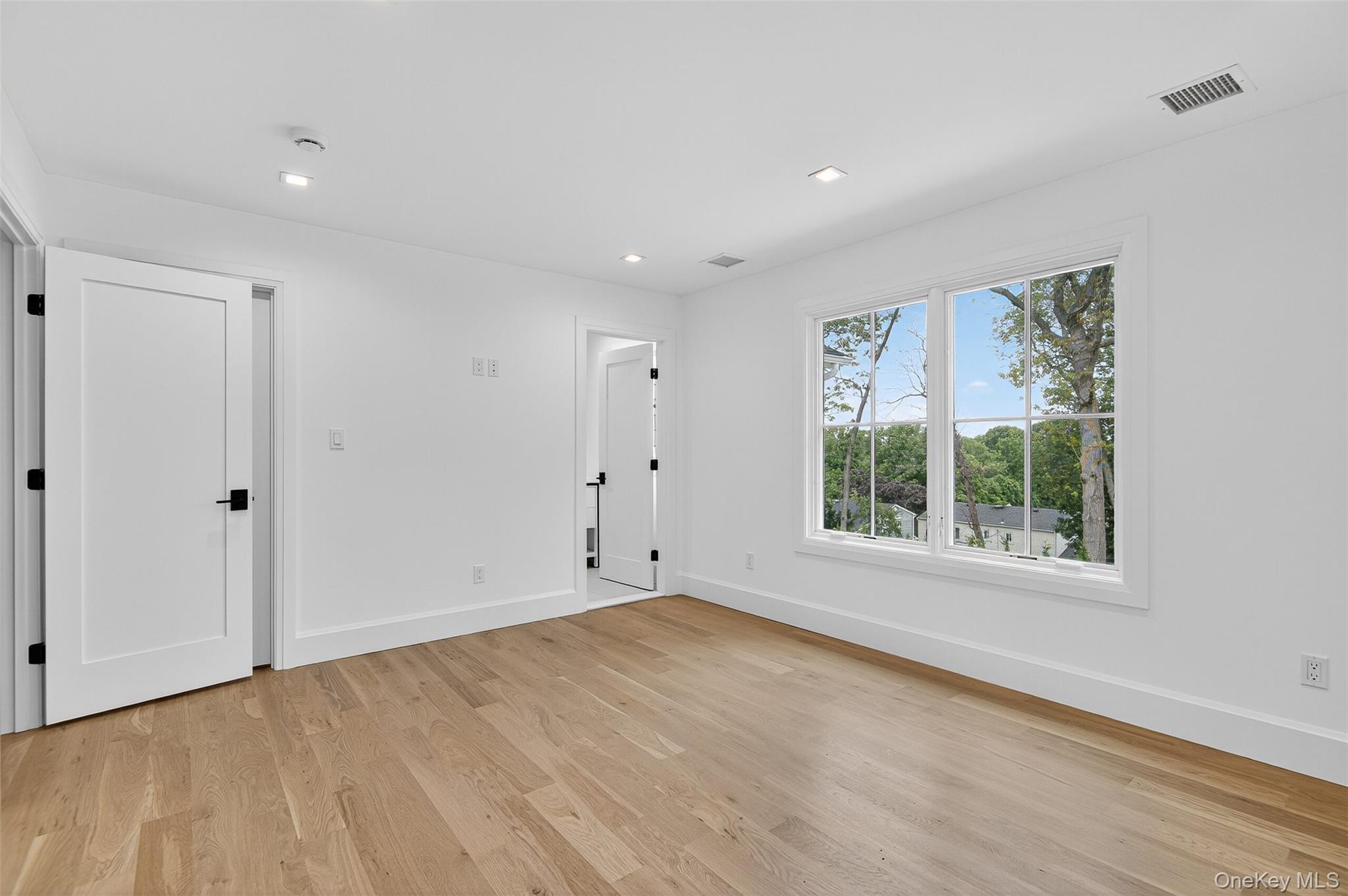 Single Family Pine Nassau County, NY 11791, MLS-884158-35