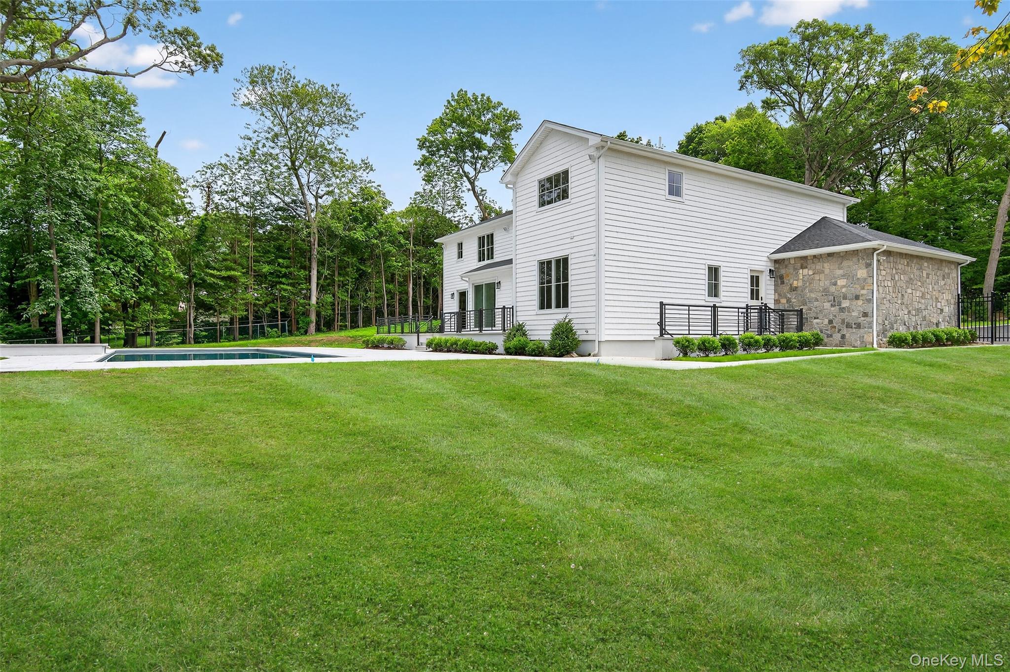 Single Family Pine  Nassau County, NY 11791, MLS-884158-46