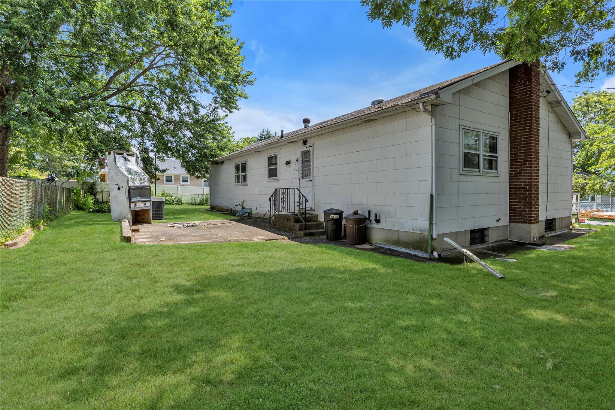 Single Family Pinelawn  Suffolk County, NY 11738, MLS-884165-17