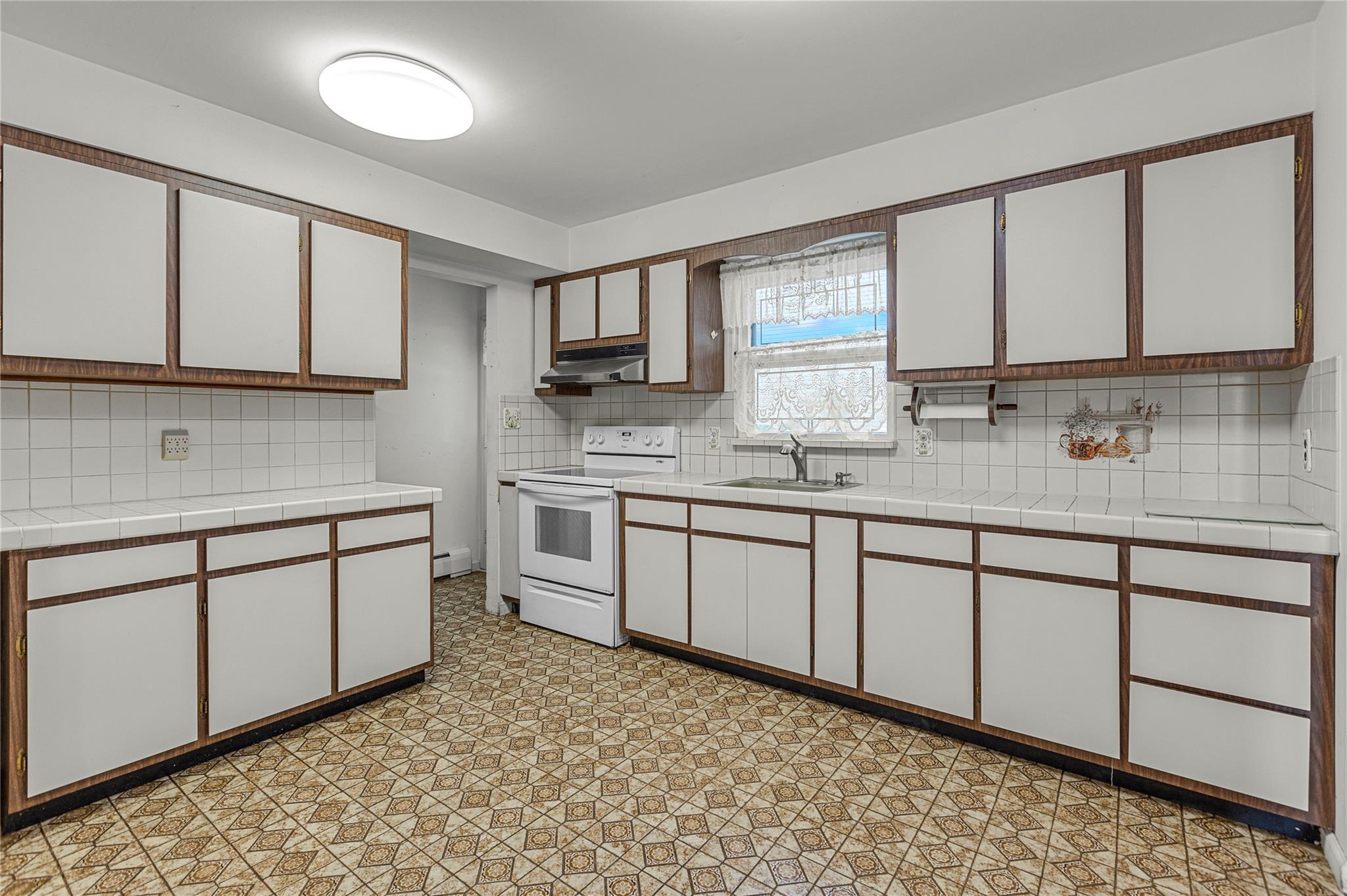 Single Family Pinelawn  Suffolk County, NY 11738, MLS-884165-8