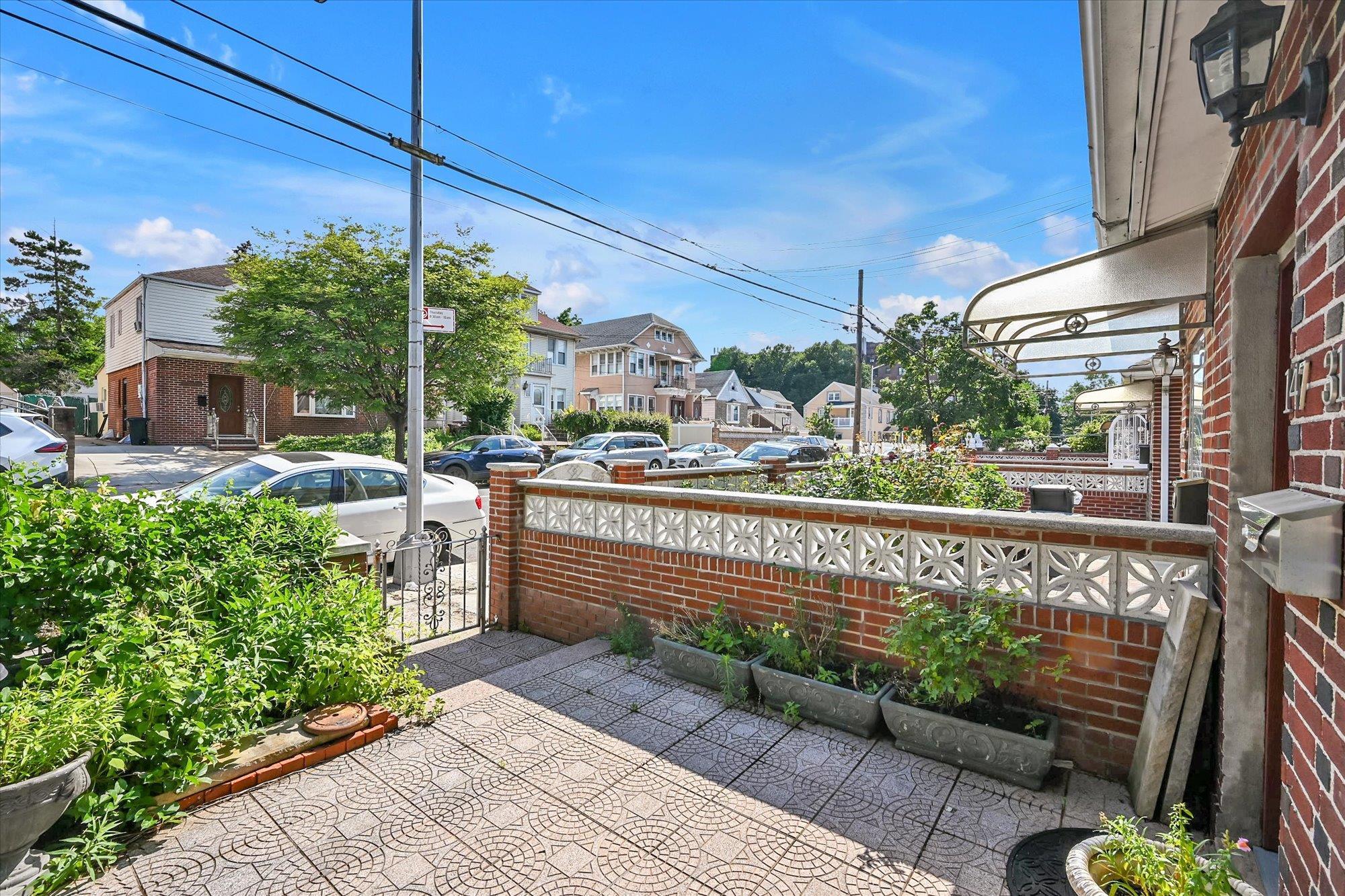 Single Family Hoover Queens, NY 11435, MLS-884218-13