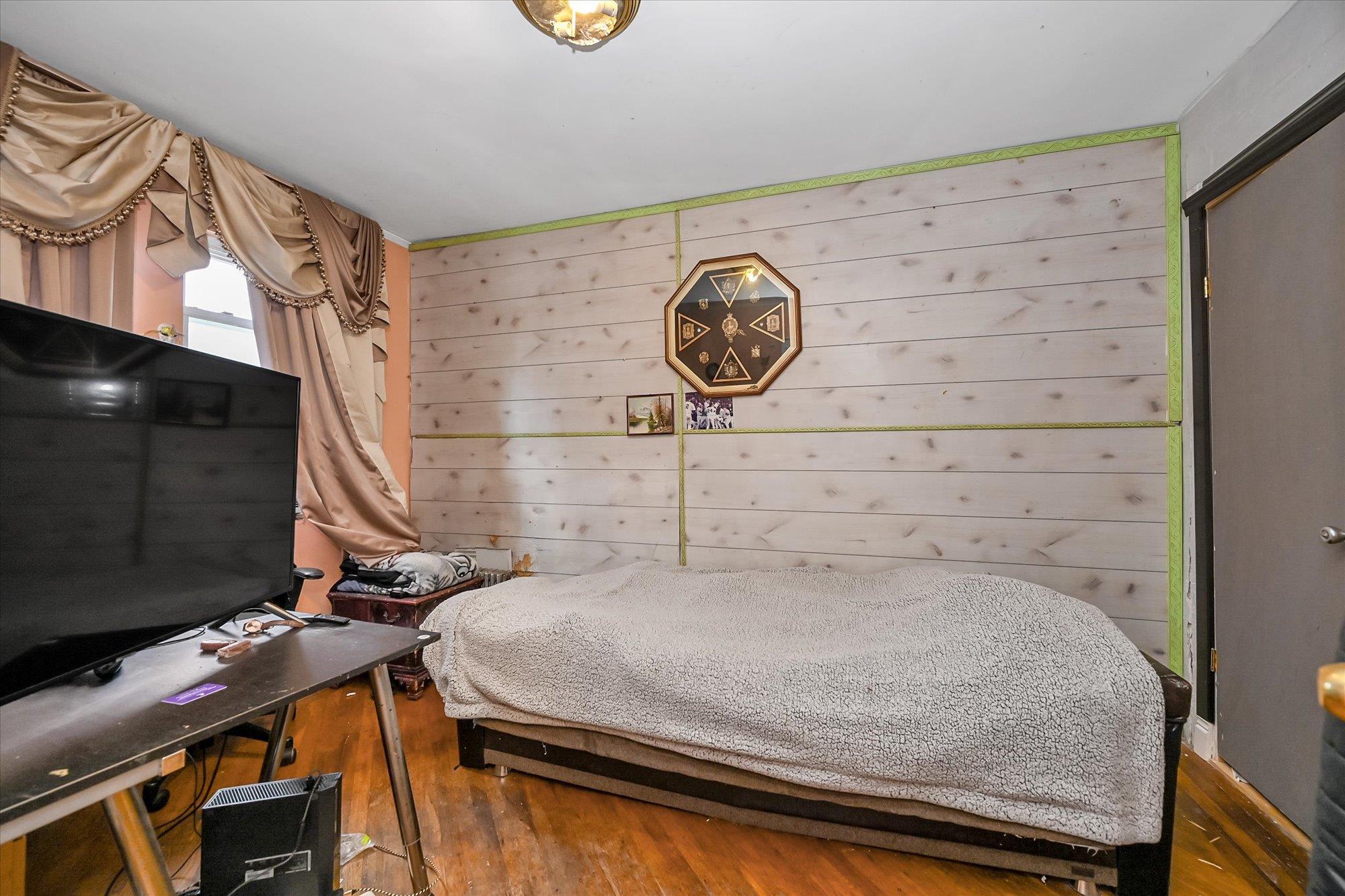 Single Family Hoover Queens, NY 11435, MLS-884218-9