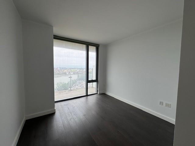 Condo 40  Queens, NY 11354, MLS-884244-10