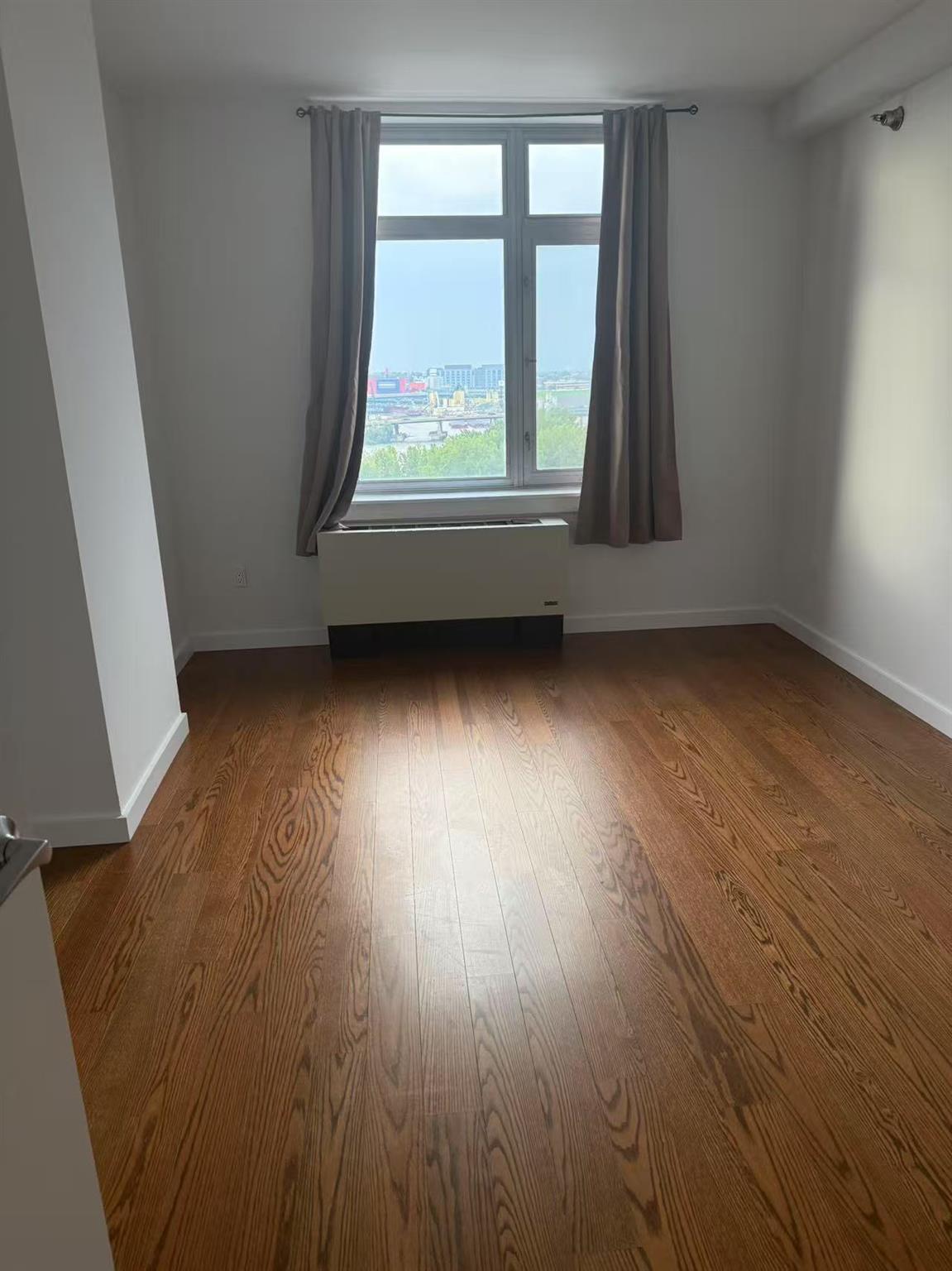 Condo College Point  Queens, NY 11355, MLS-884279-3