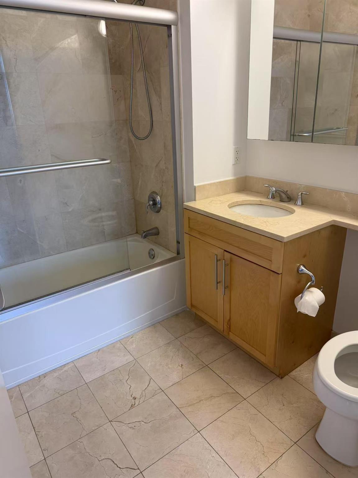 Condo College Point  Queens, NY 11355, MLS-884279-8