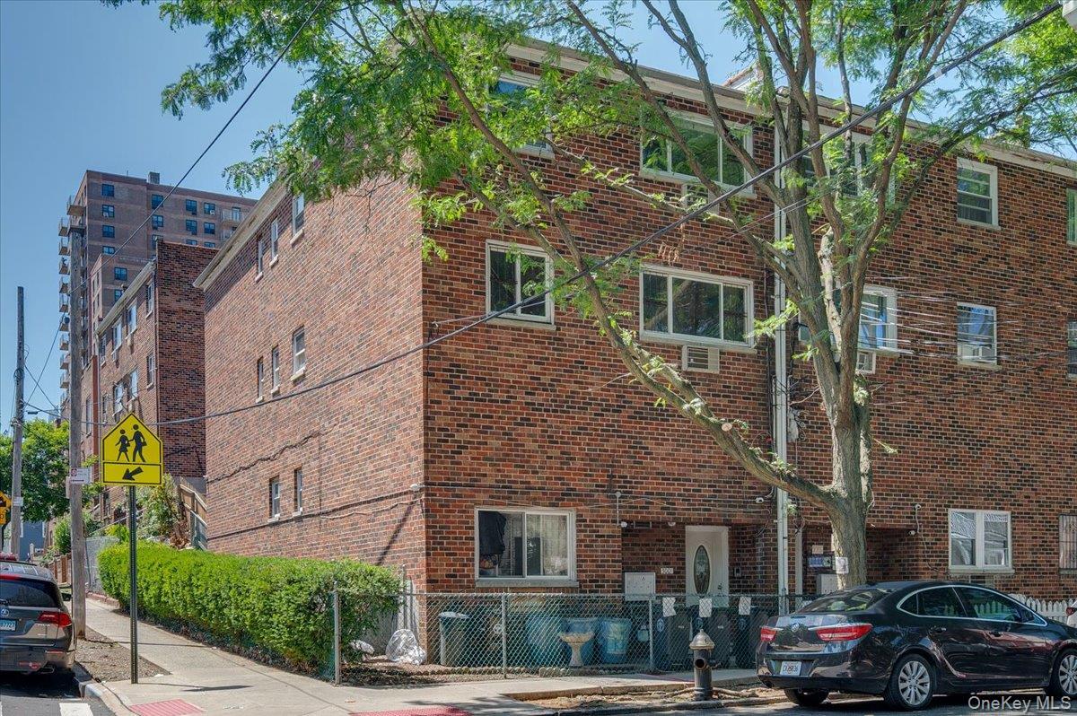 Single Family Olinville  Bronx, NY 10467, MLS-884283-2