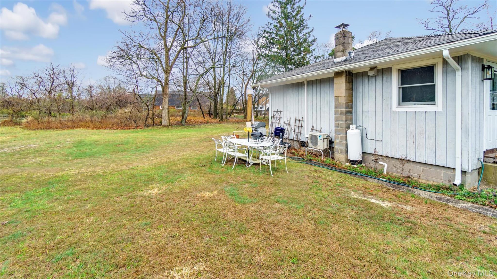 Single Family Church Suffolk County, NY 11901, MLS-884321-8