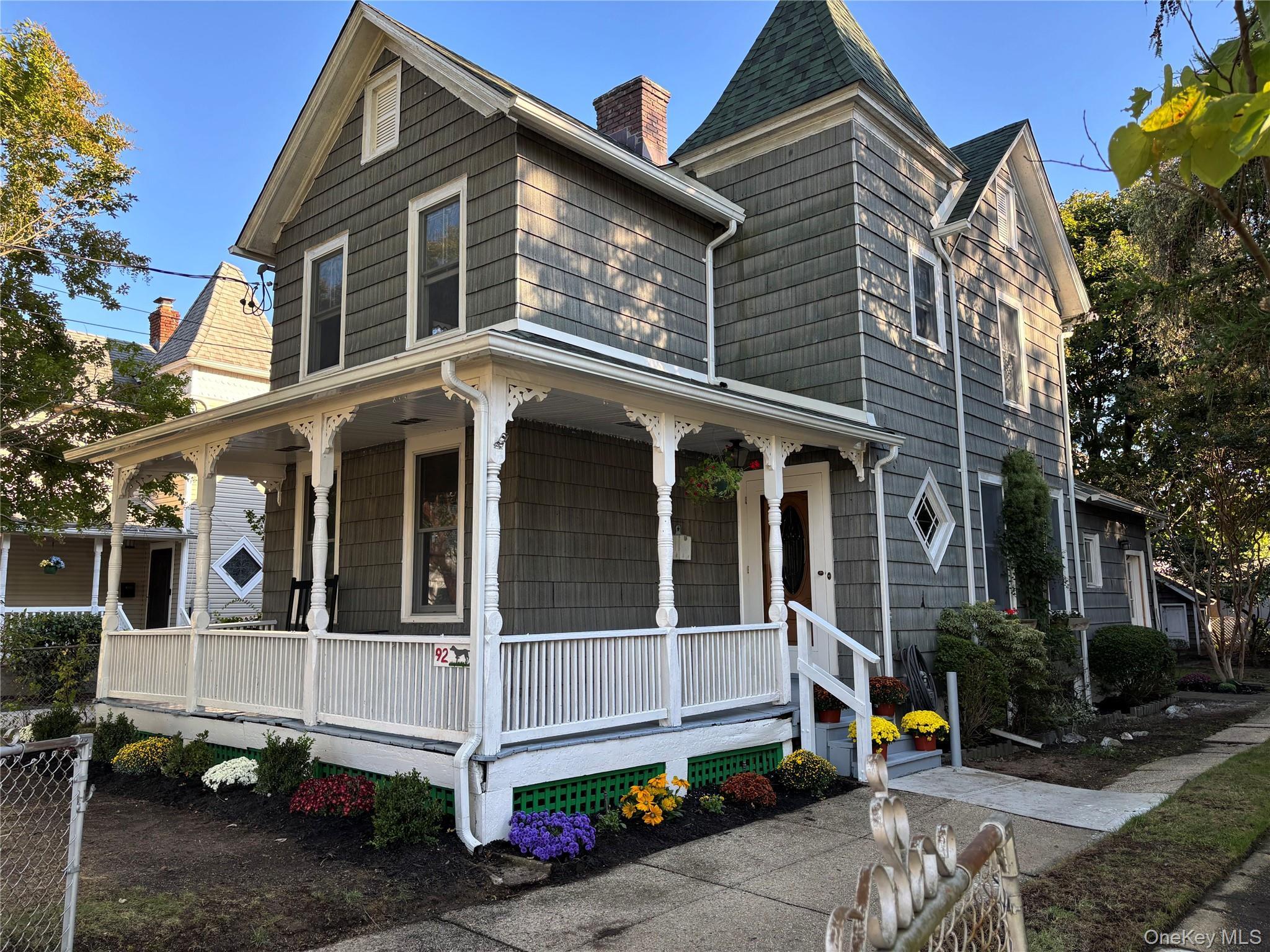 Single Family Walnut  Nassau County, NY 11563, MLS-884324-2