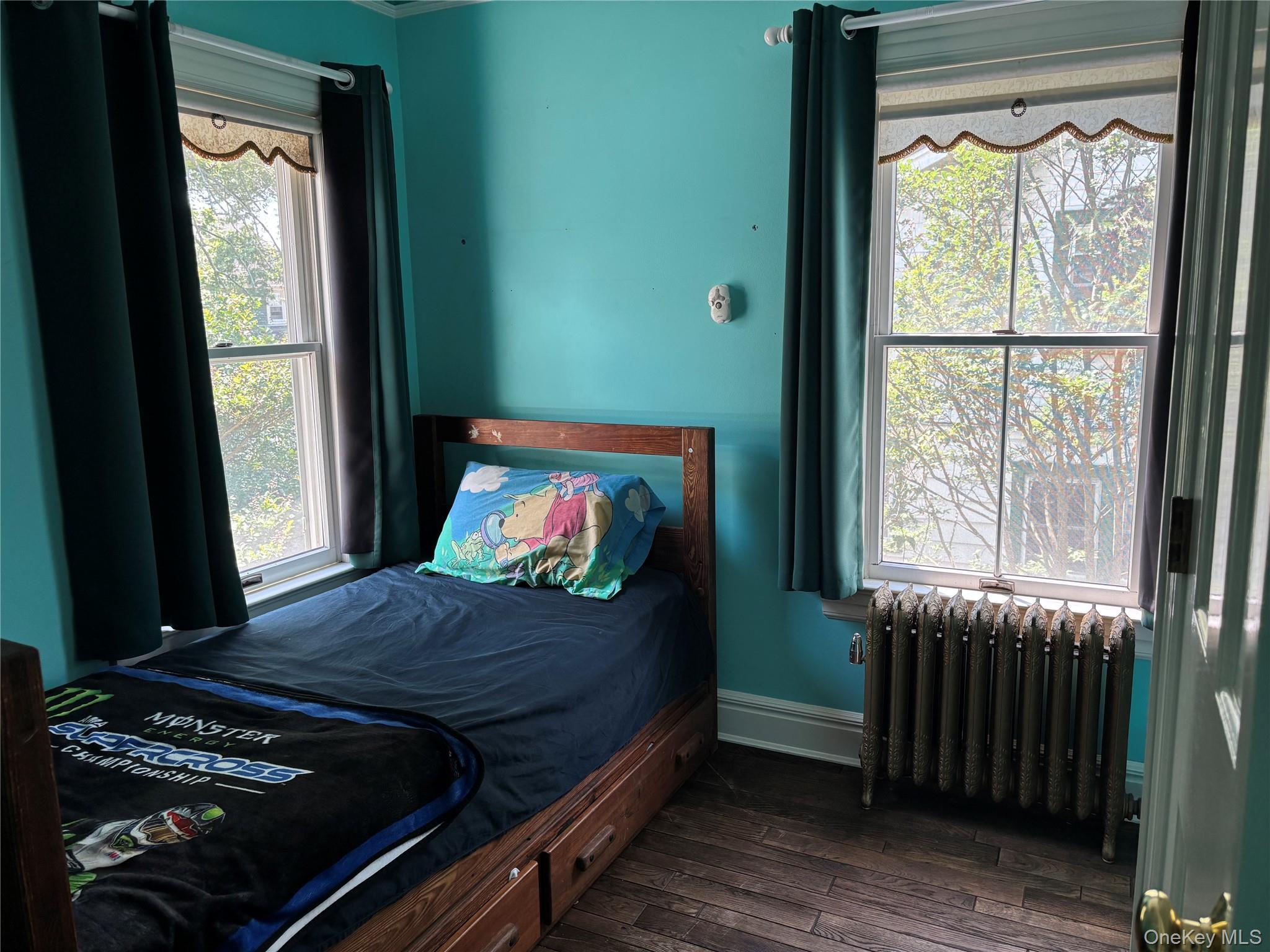 Single Family Walnut  Nassau County, NY 11563, MLS-884324-21