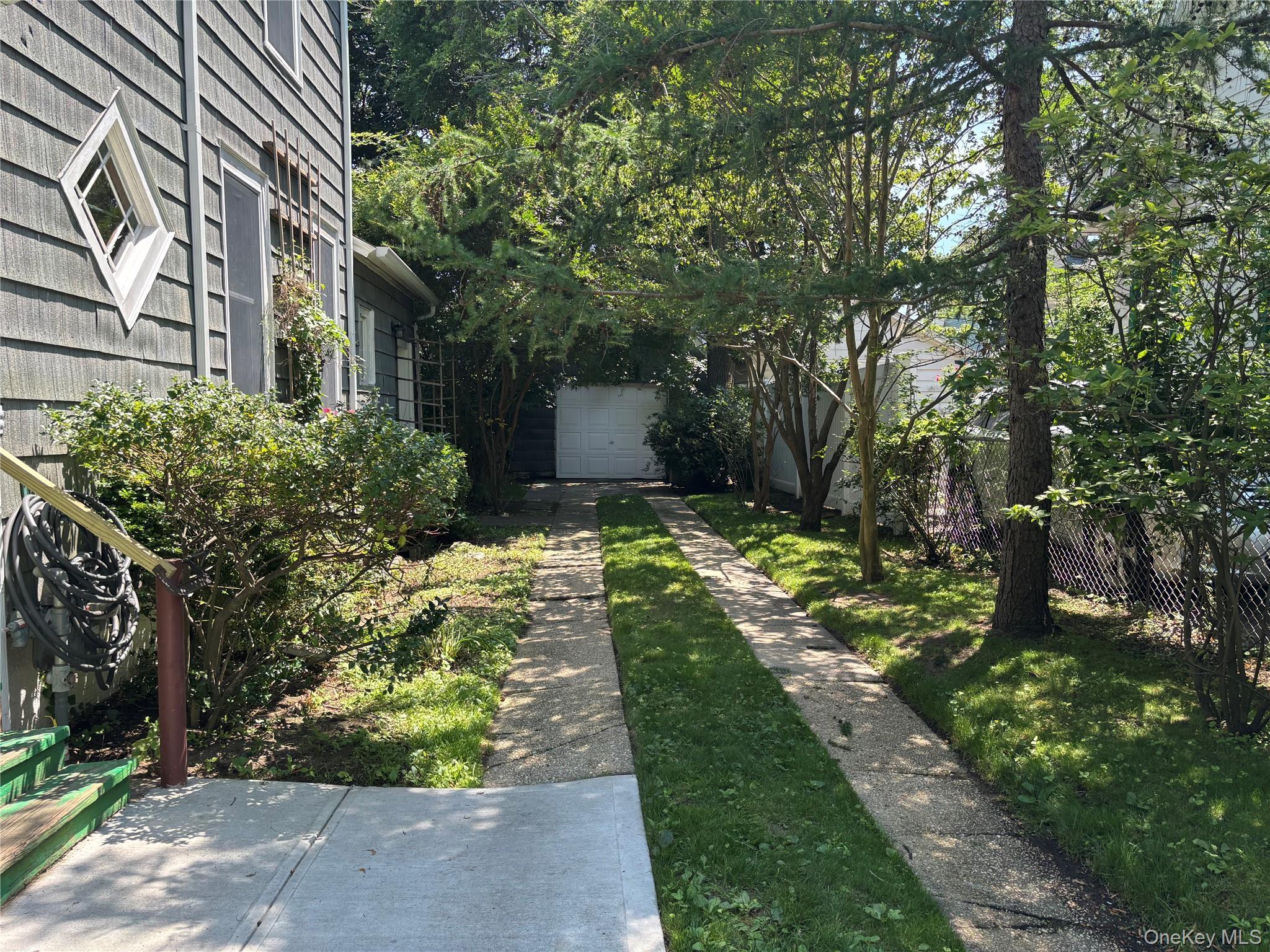 Single Family Walnut  Nassau County, NY 11563, MLS-884324-24