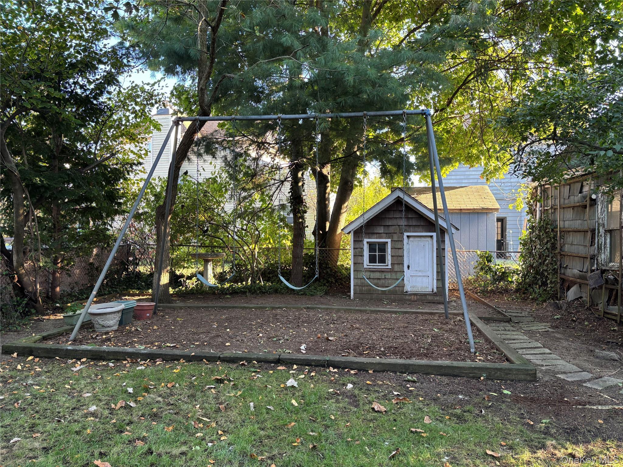 Single Family Walnut  Nassau County, NY 11563, MLS-884324-25