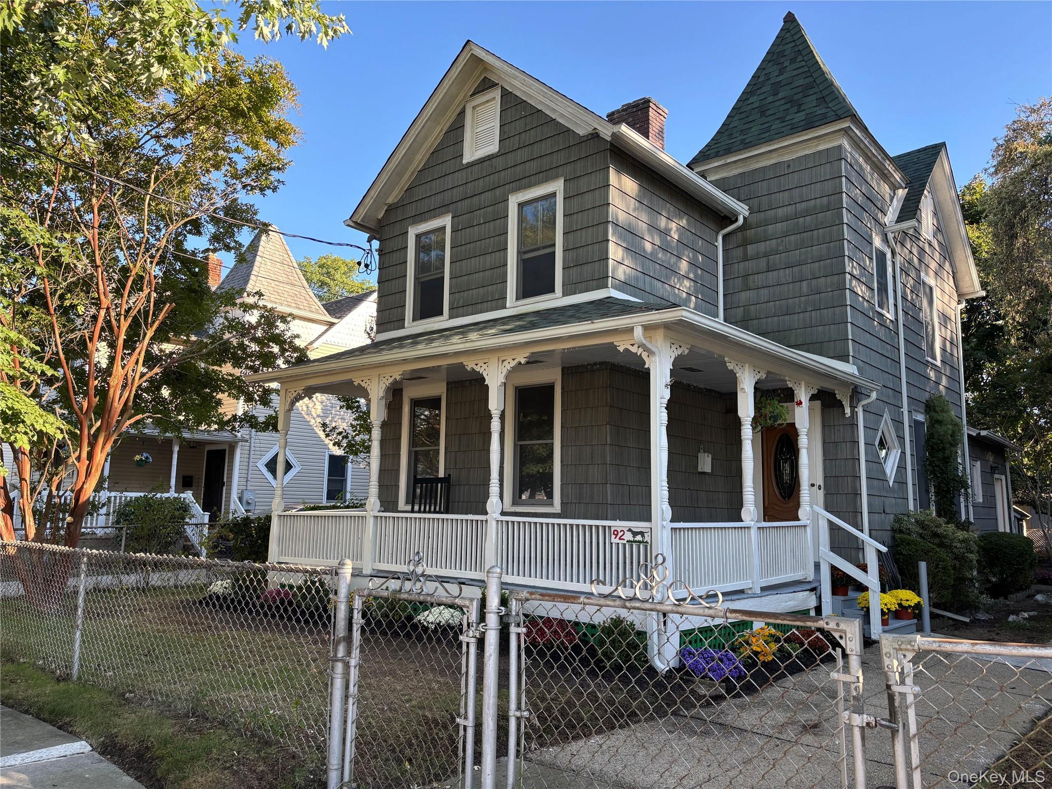 Single Family Walnut  Nassau County, NY 11563, MLS-884324-30