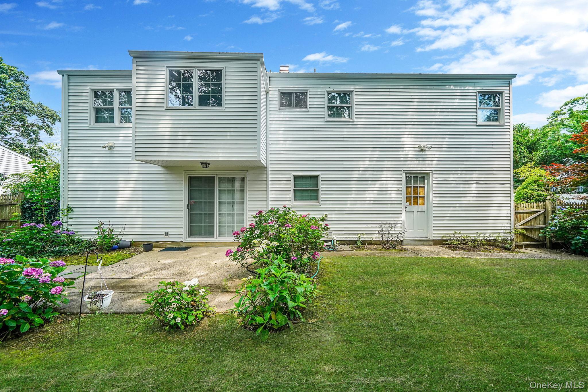 Single Family Bohemia  Suffolk County, NY 11782, MLS-884339-28