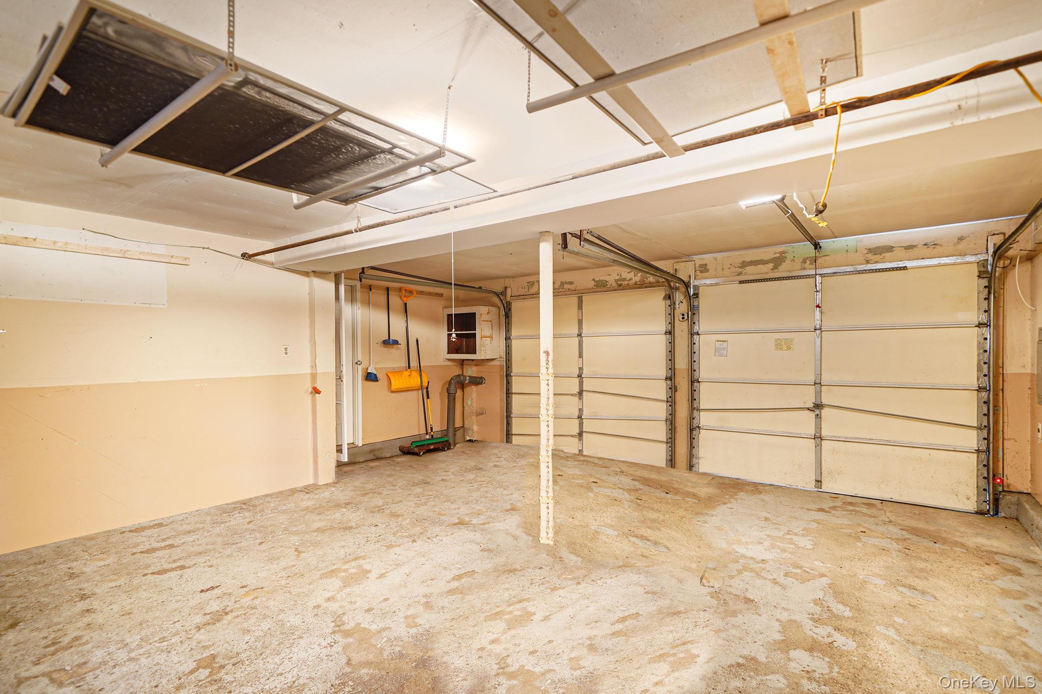 Single Family Bohemia  Suffolk County, NY 11782, MLS-884339-33