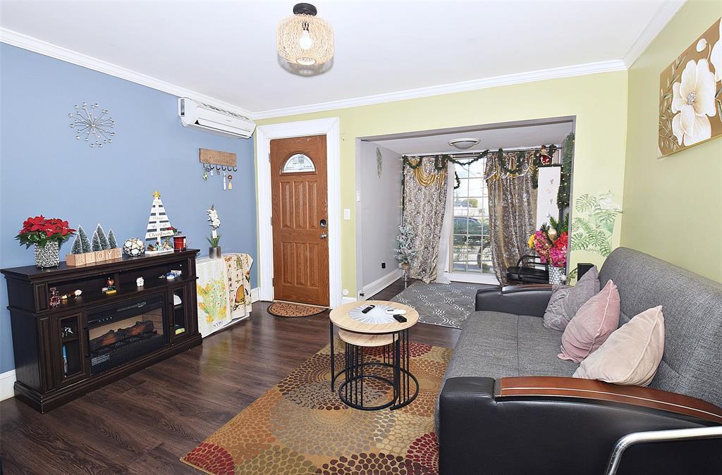 Single Family Foch  Queens, NY 11434, MLS-884409-2