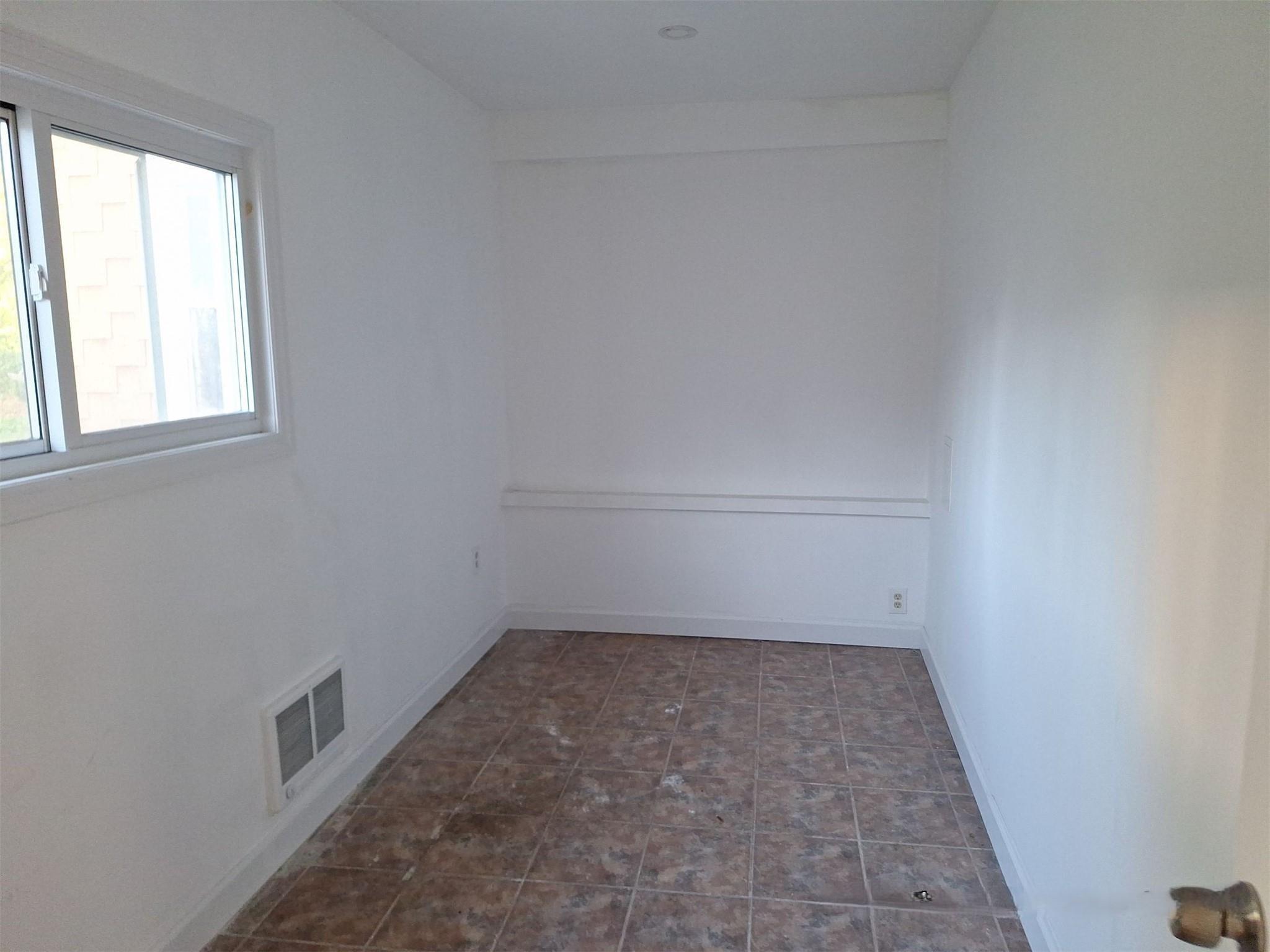 Single Family Laurel  Staten Island, NY 10304, MLS-884415-6