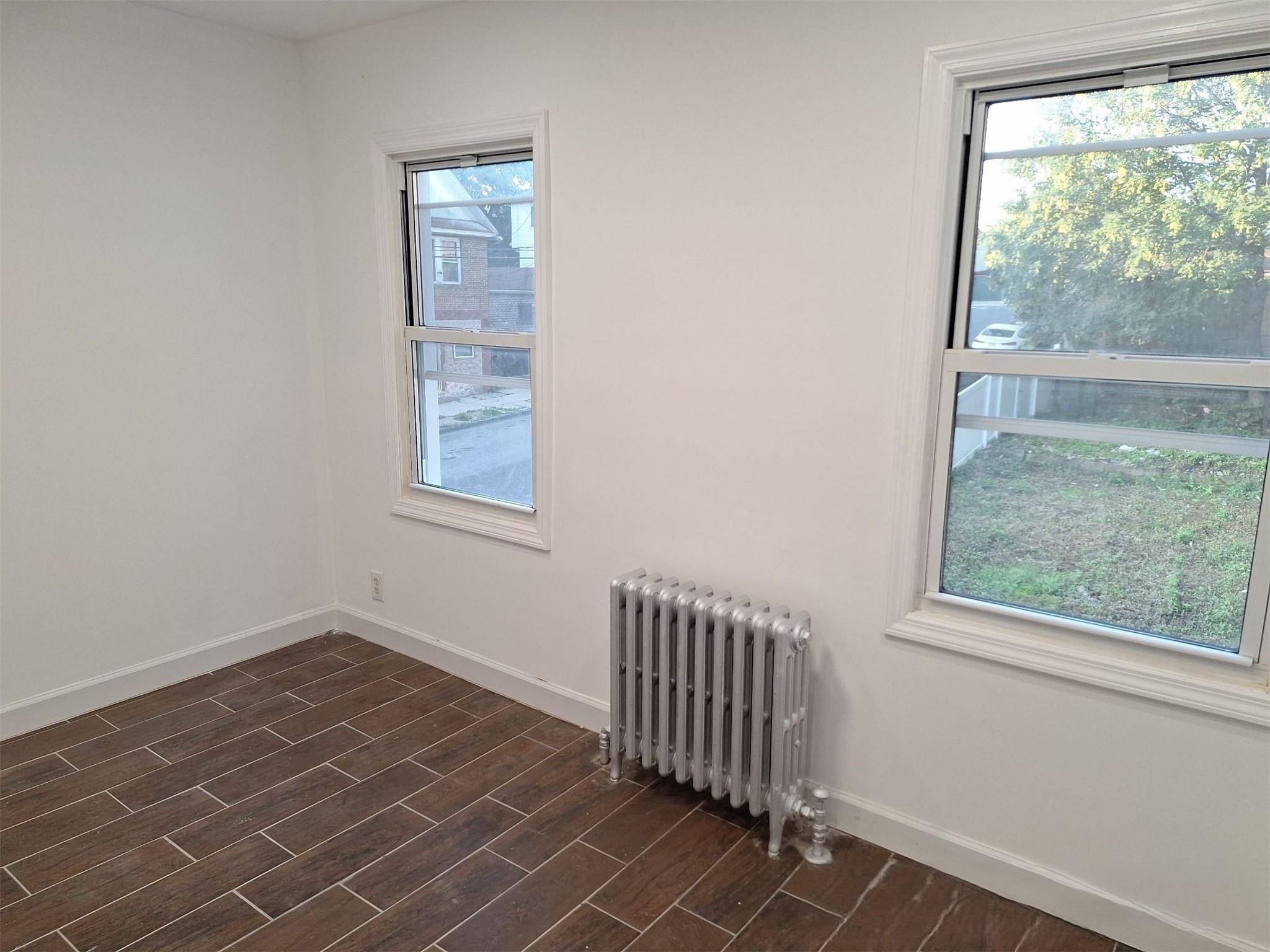 Single Family Laurel  Staten Island, NY 10304, MLS-884415-8