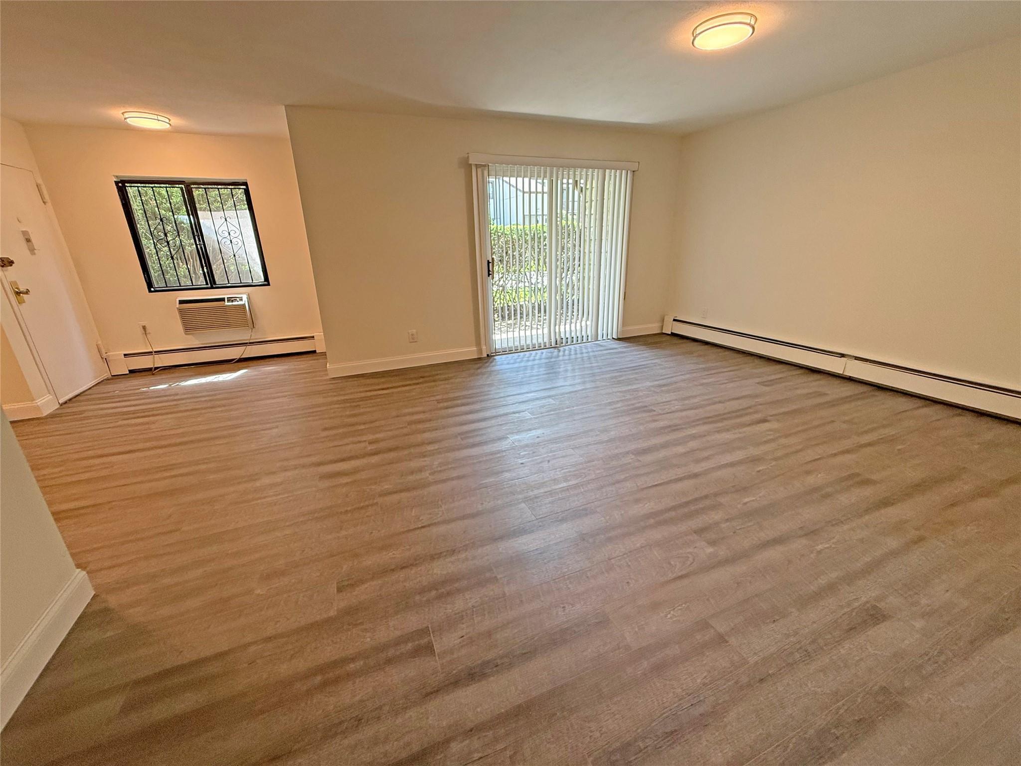 Condo Richmond  Suffolk County, NY 11779, MLS-884420-10
