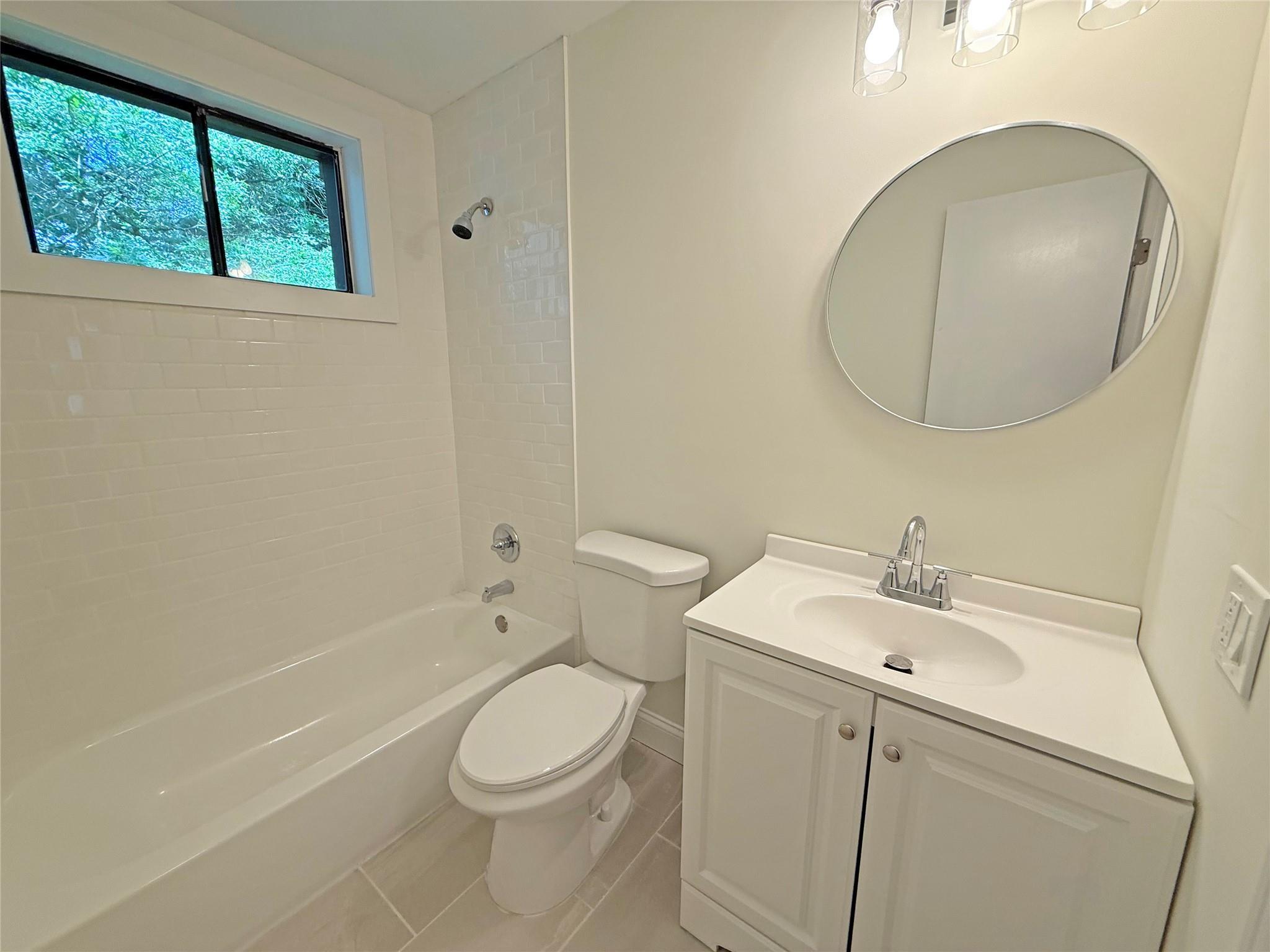 Condo Richmond  Suffolk County, NY 11779, MLS-884420-15