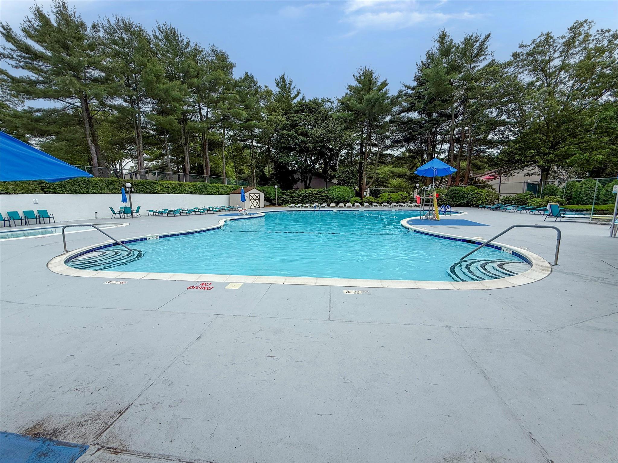 Condo Richmond  Suffolk County, NY 11779, MLS-884420-18