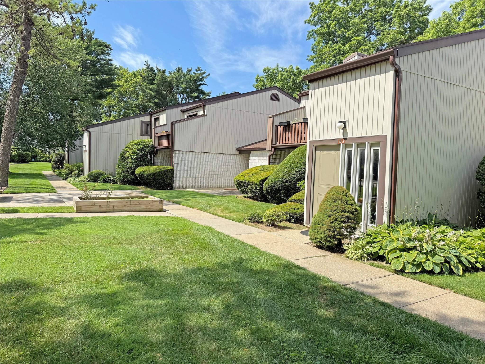 Condo Richmond  Suffolk County, NY 11779, MLS-884420-2