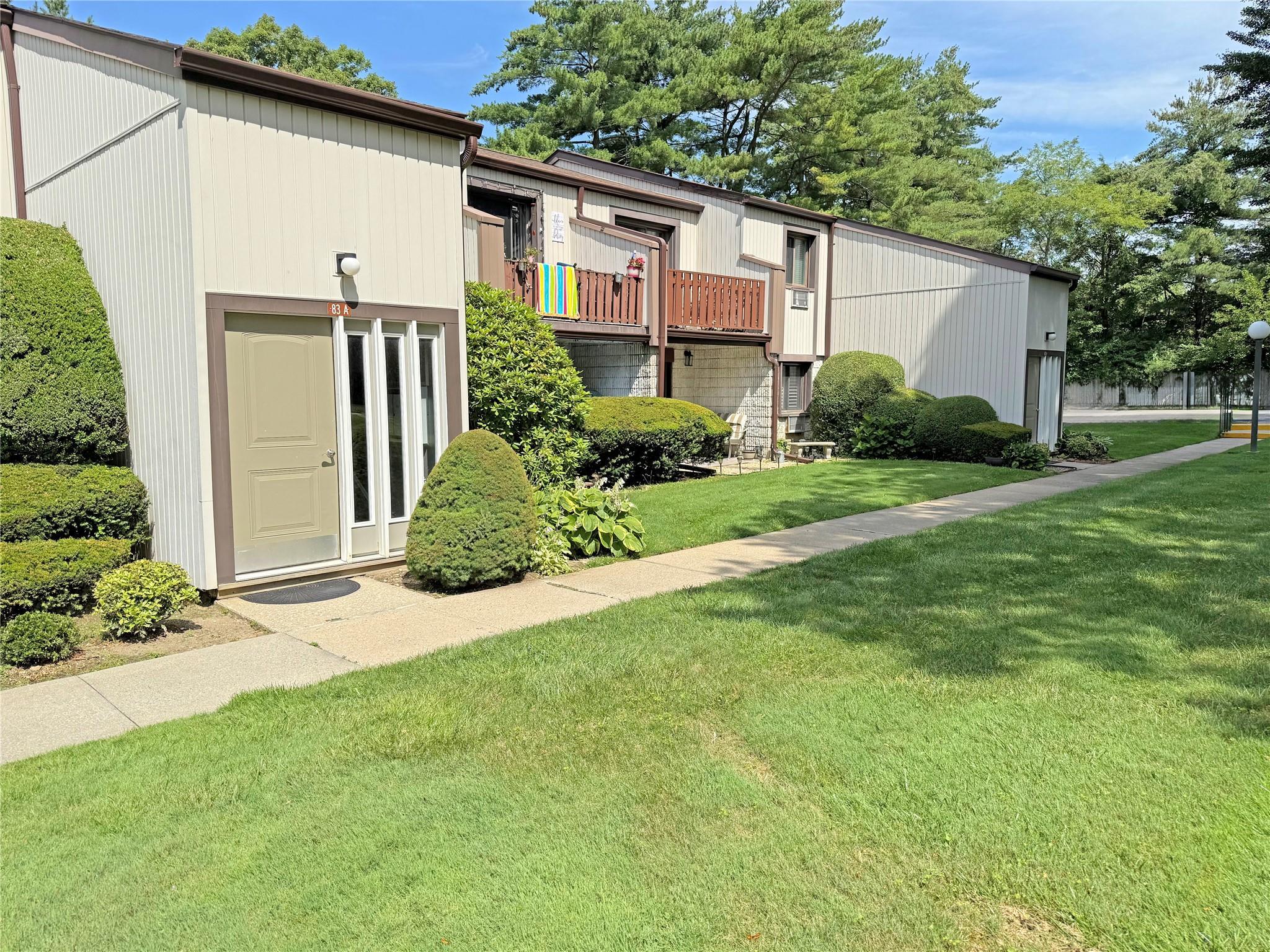 Condo Richmond  Suffolk County, NY 11779, MLS-884420-3