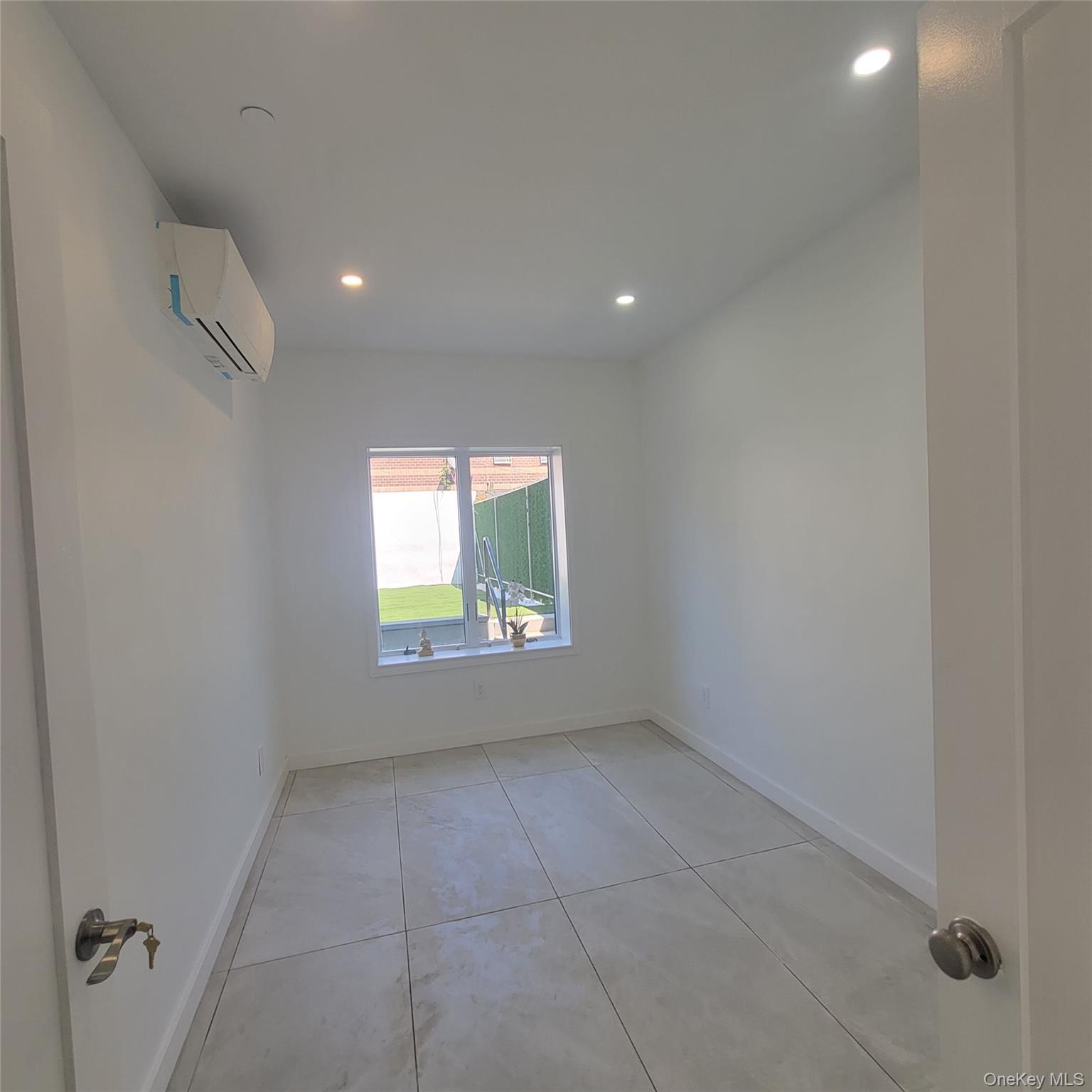 Single Family Strauss Brooklyn, NY 11212, MLS-884425-31