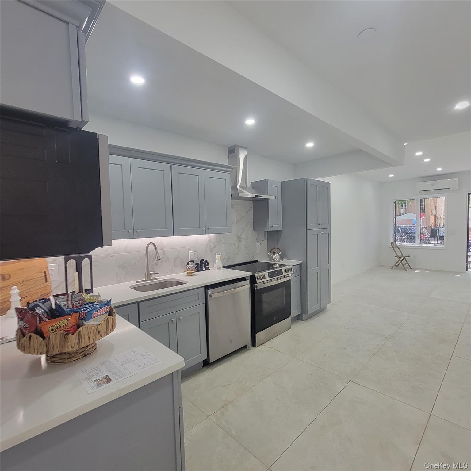 Single Family Strauss Brooklyn, NY 11212, MLS-884425-36