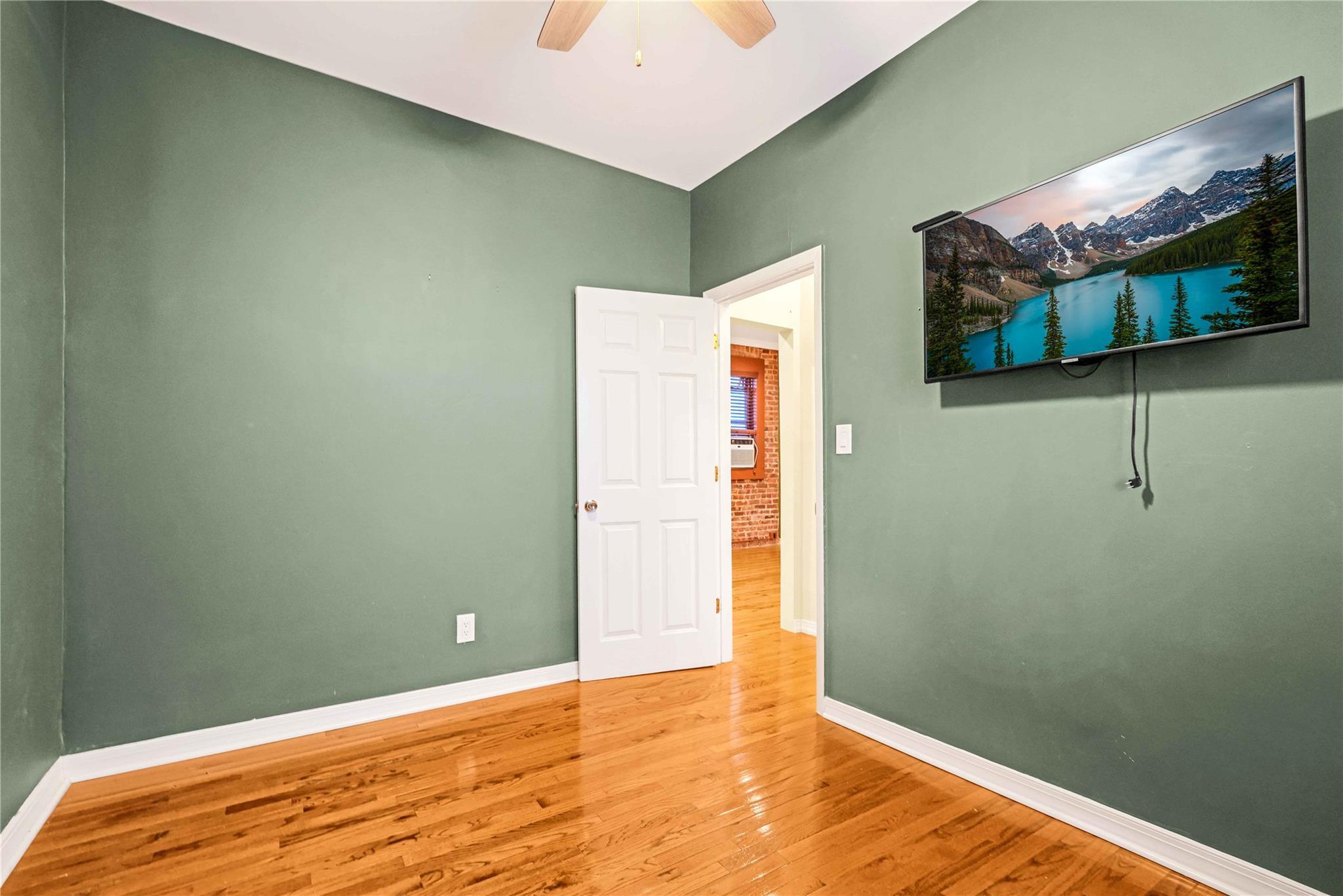 Coop 35  Queens, NY 11105, MLS-884432-5